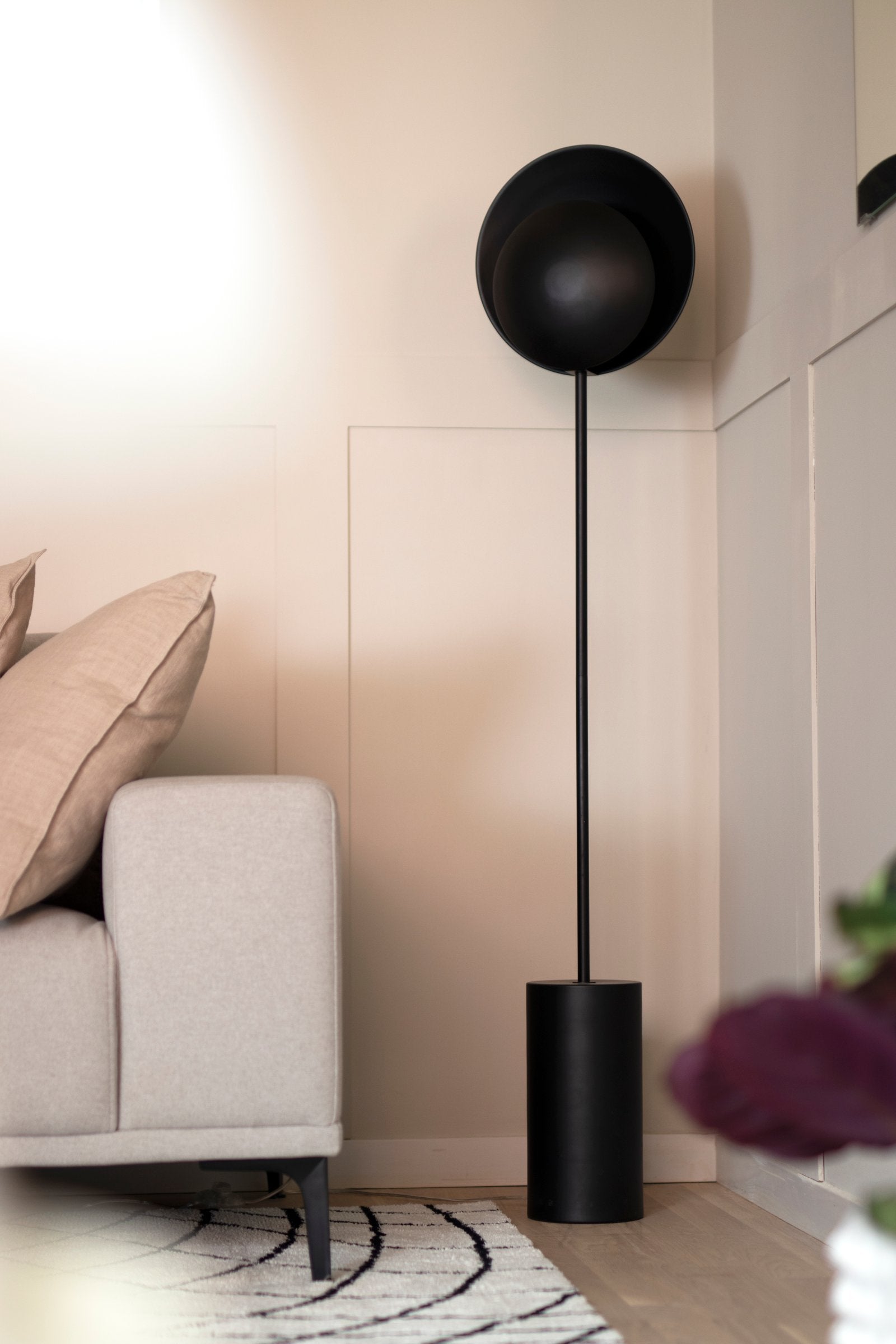 Golvlampa Orbit Svart