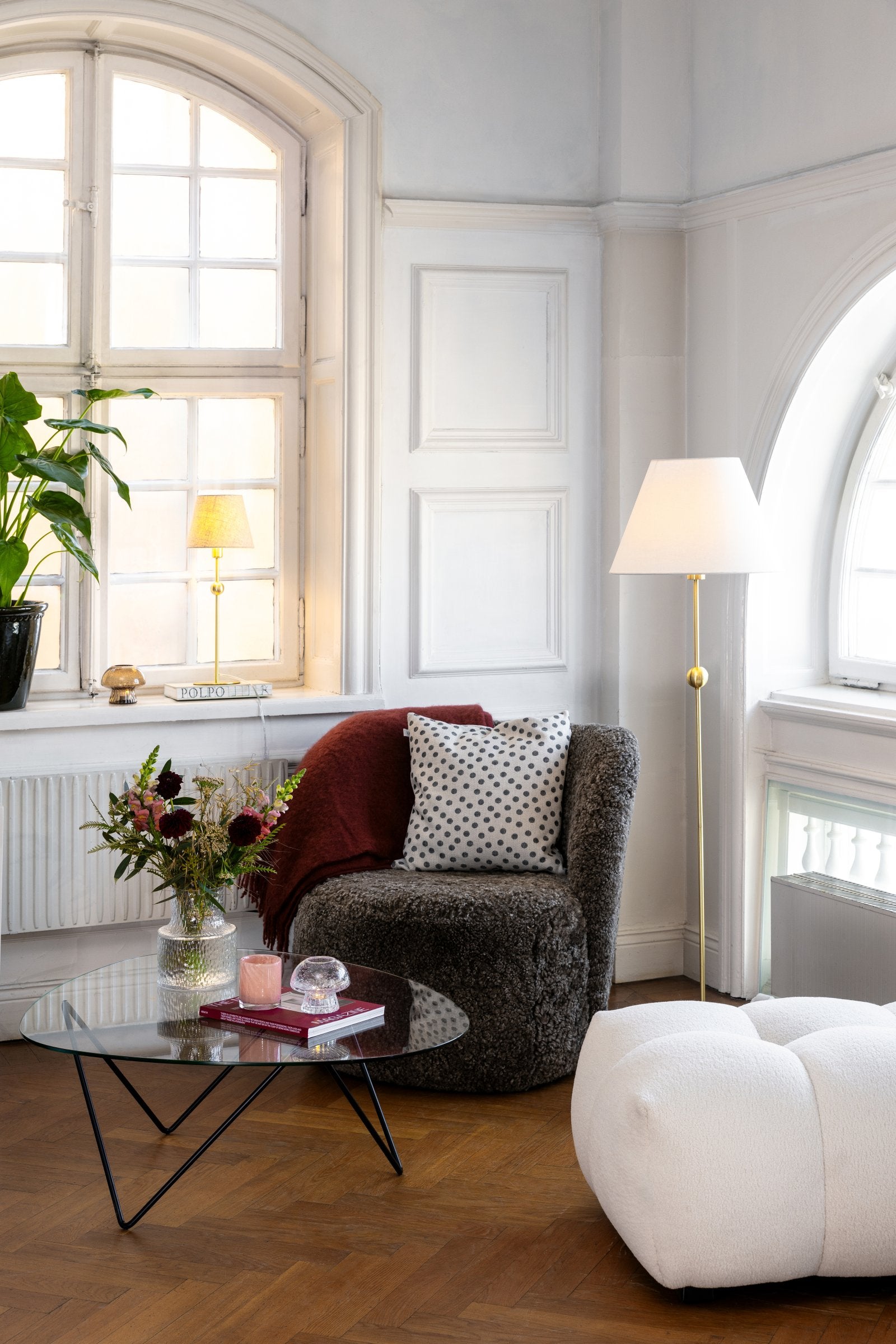 Golvlampa Astrid Borstad Mässing