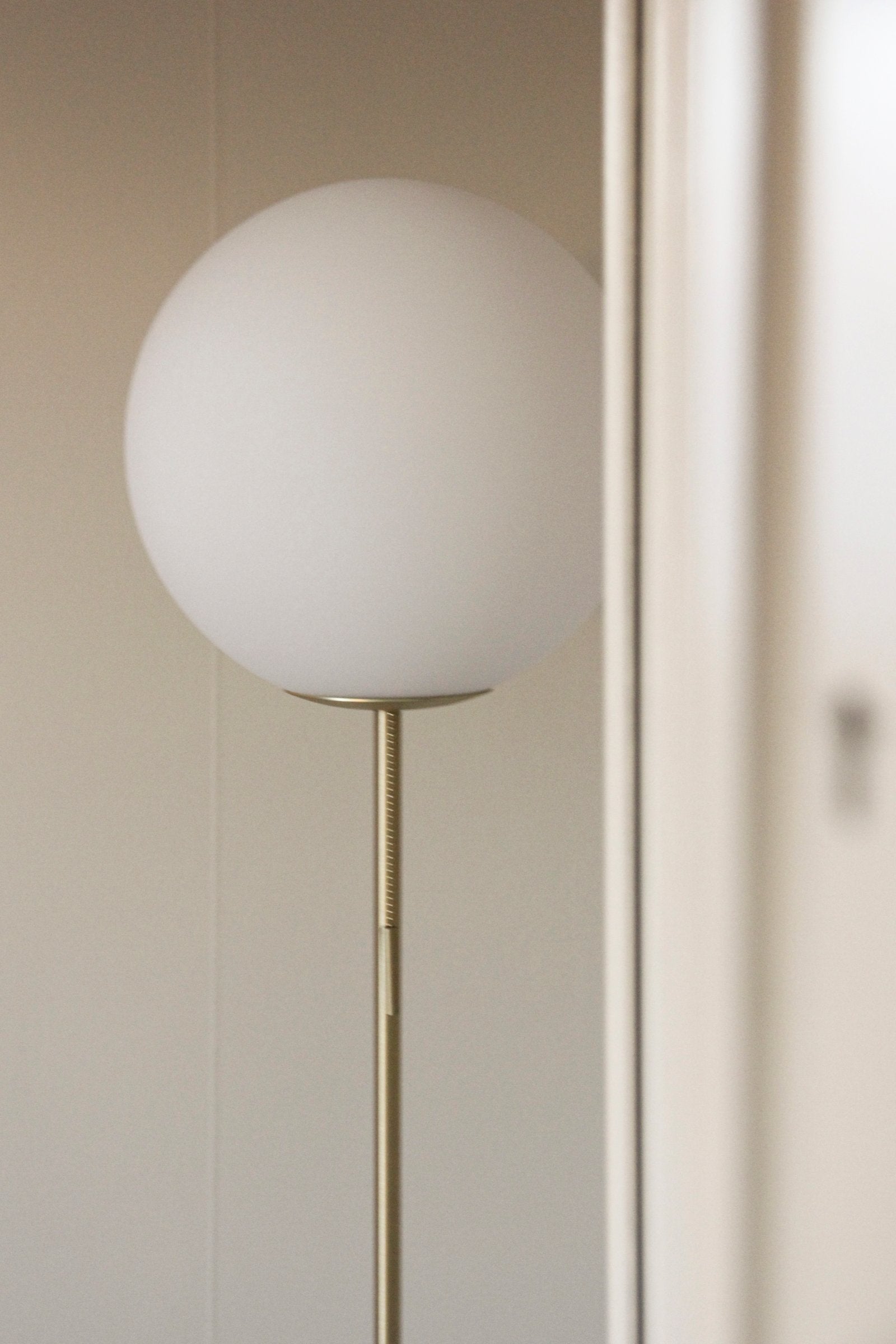 Golvlampa Torrano Vit