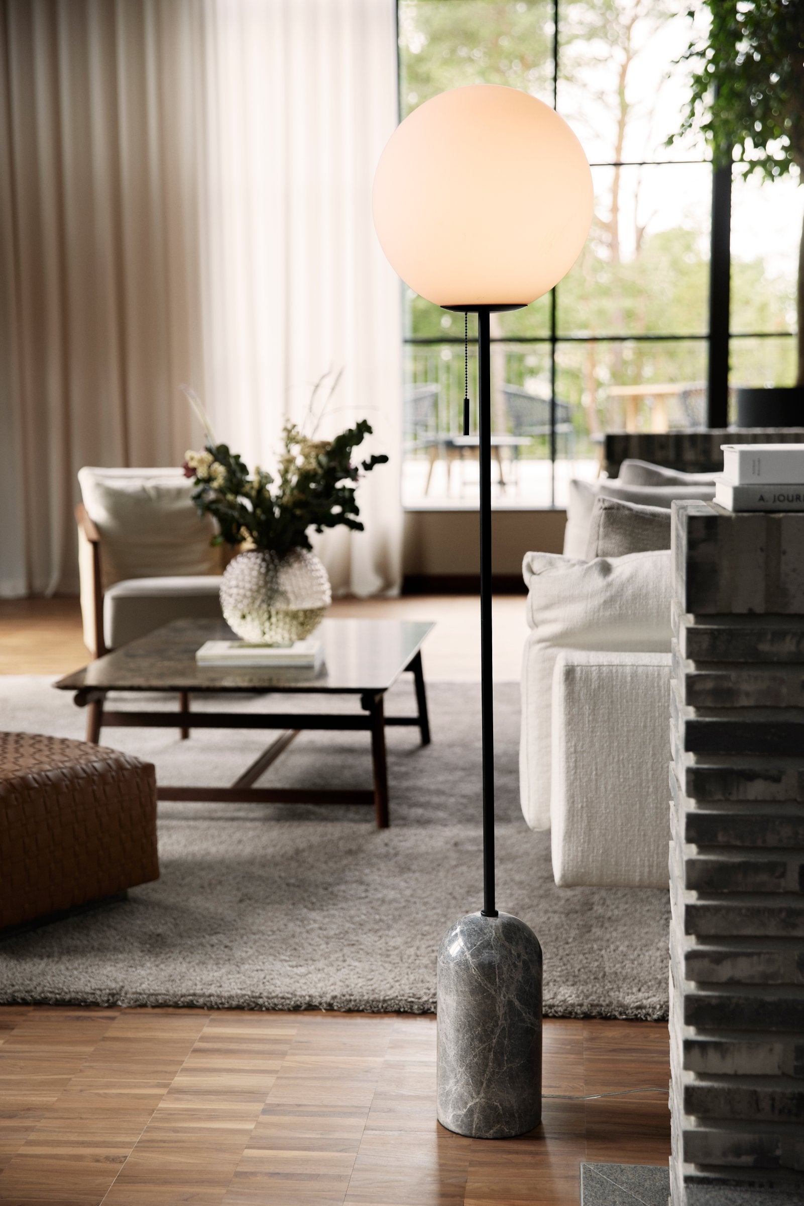 Golvlampa Torrano Grå