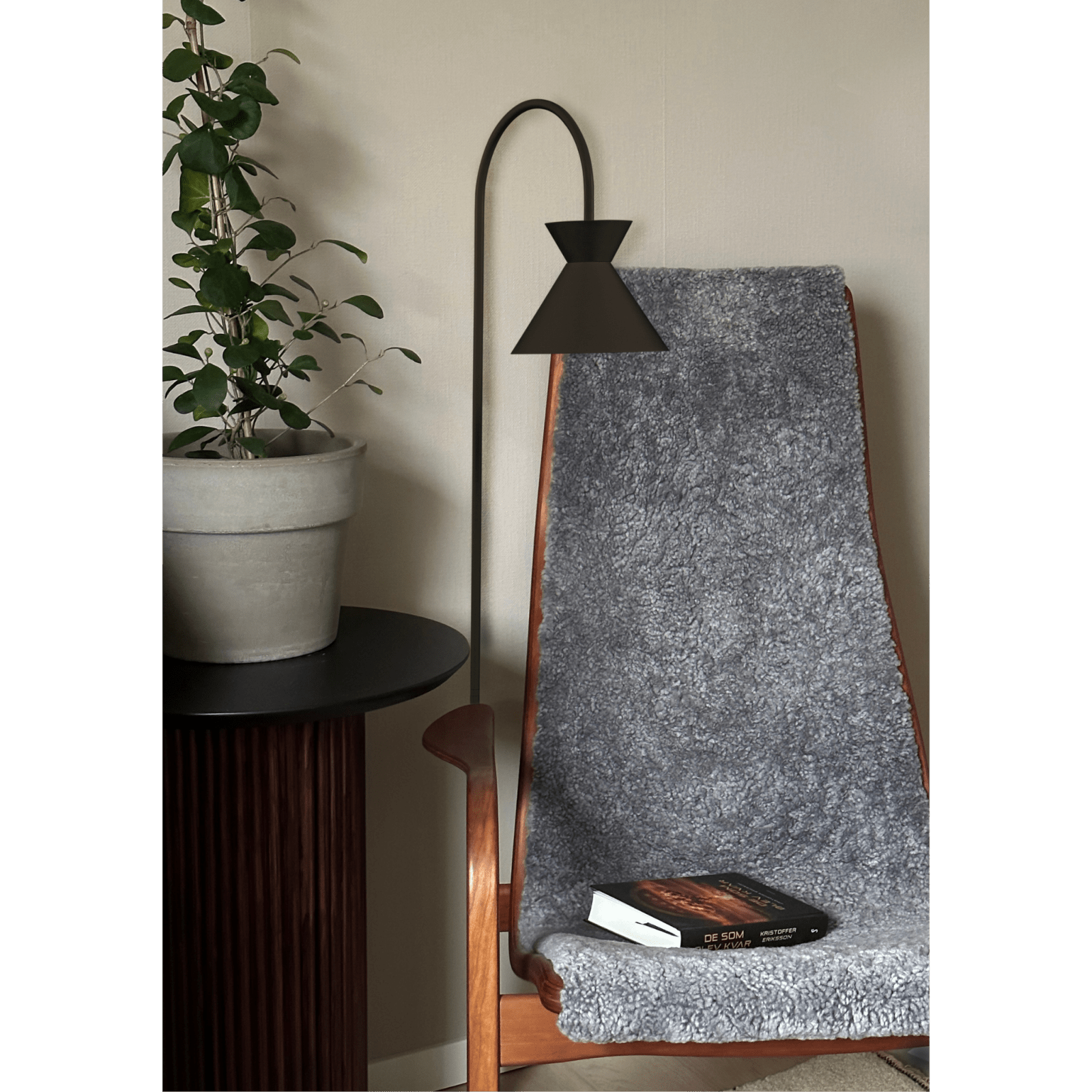 Aneta Lighting CONI golvlampa, svart - Azalea Home