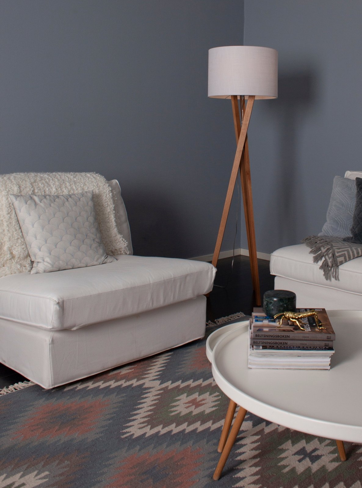 By Rydéns Vega golvlampa vit/ek - Azalea Home