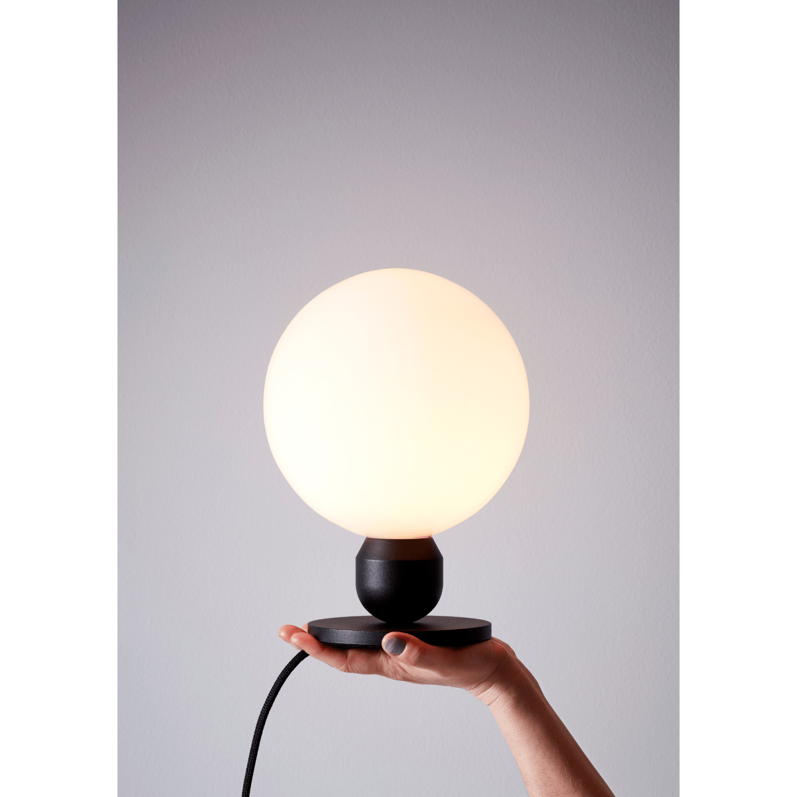 Herstal Bordslampa Atom svartstruktur - Azalea Home