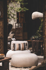 Jakobsdals Meadow Sittpuff, Vit - Azalea Home