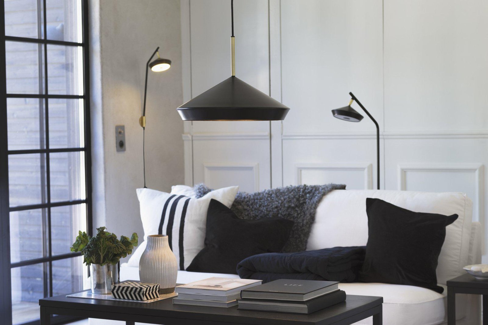 PR Home Geometri Golvlampa Vit/guld 135cm - Azalea Home