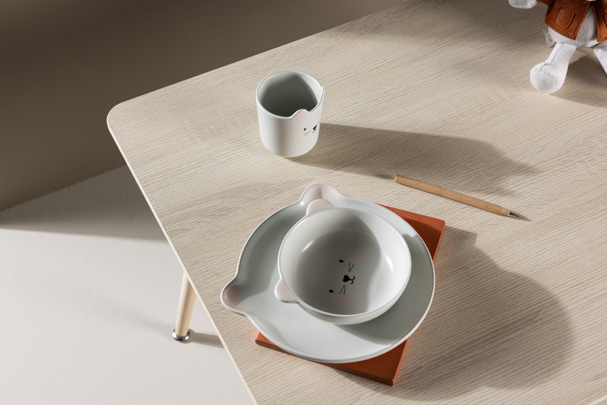 Sanne Barnbord, Vit