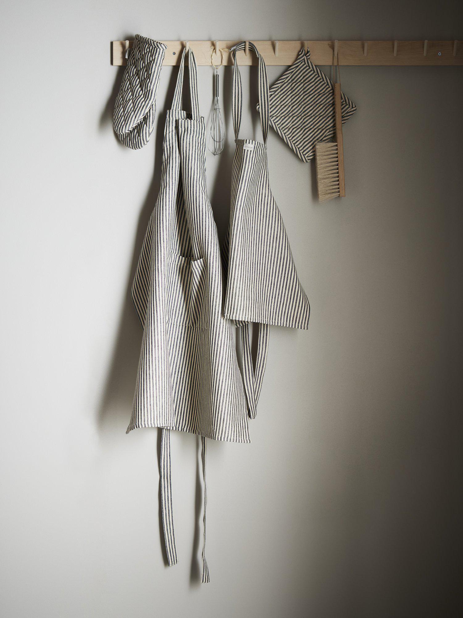 Kitty Grytlapp Svart/Vit 22x22cm