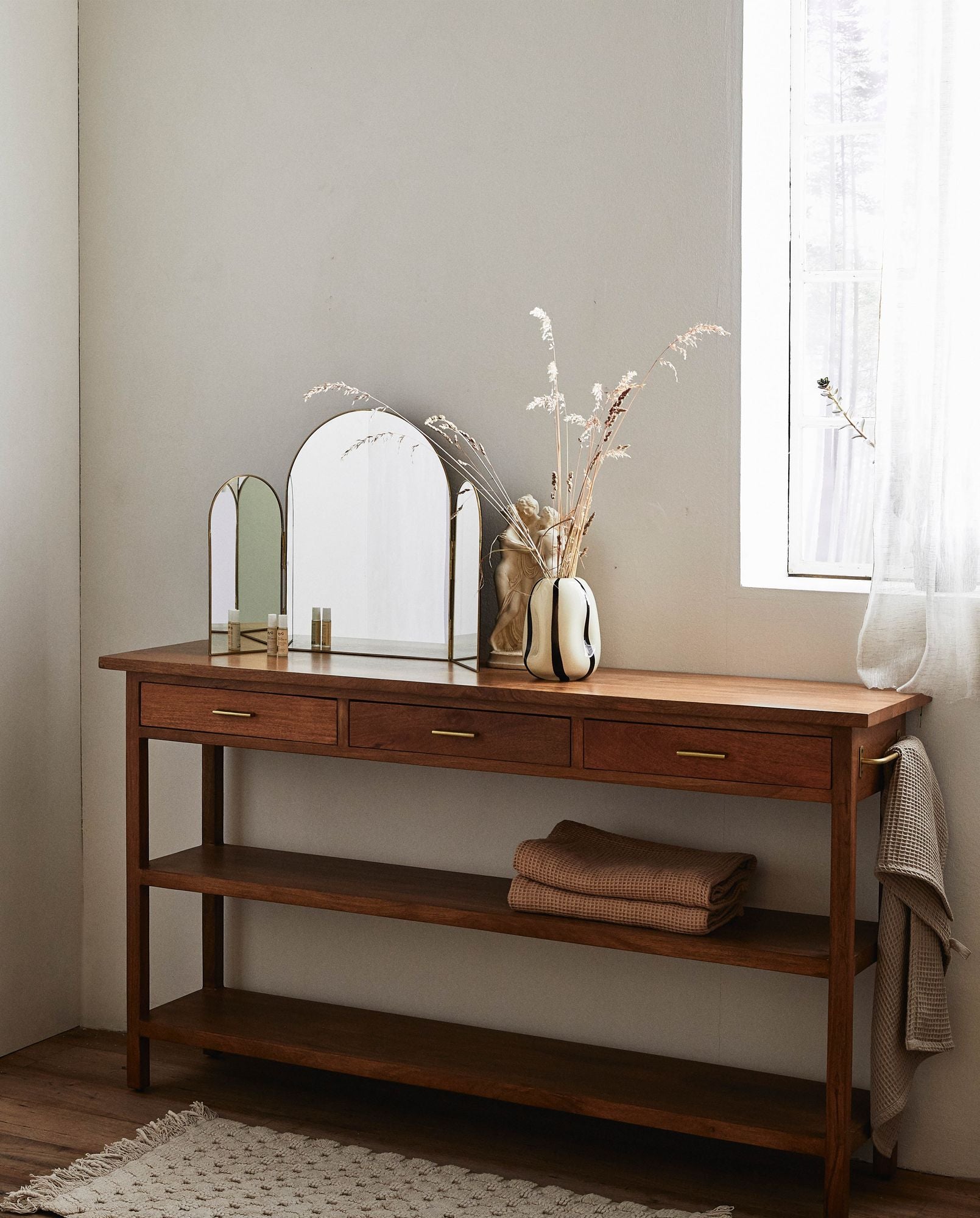 CASPIAN Sideboard
