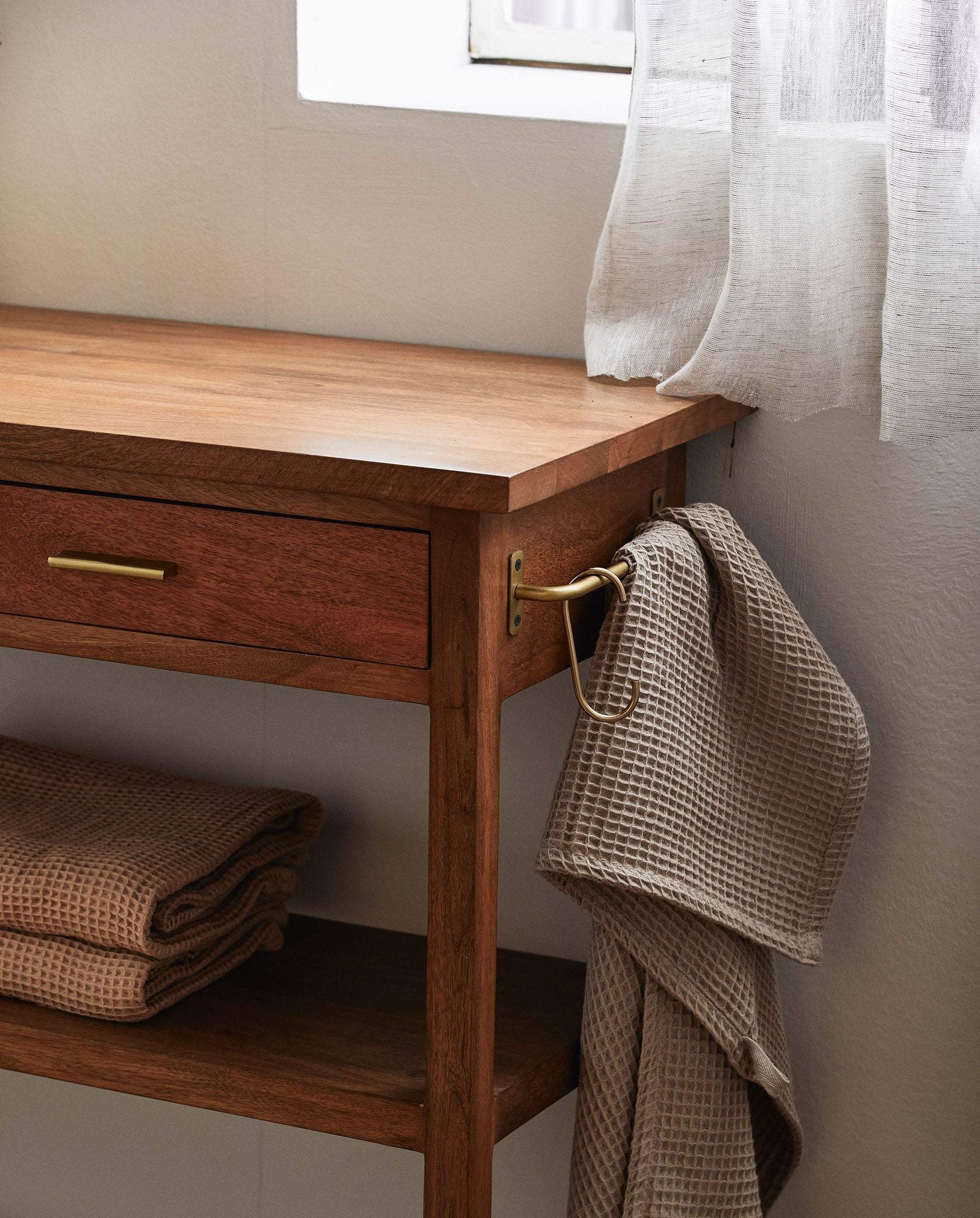 CASPIAN Sideboard
