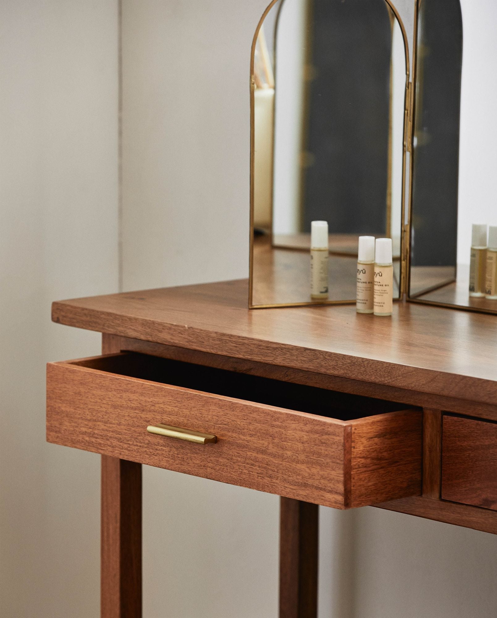 CASPIAN Sideboard