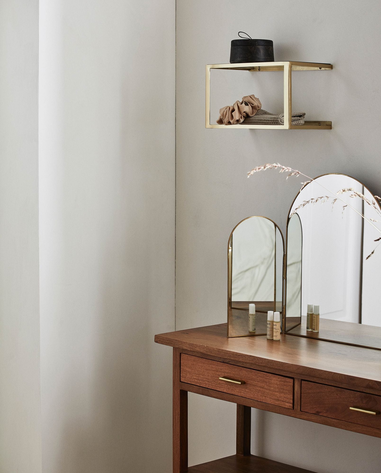 CASPIAN Sideboard
