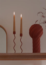 Curved Ljusstake 26cm, Brick Red