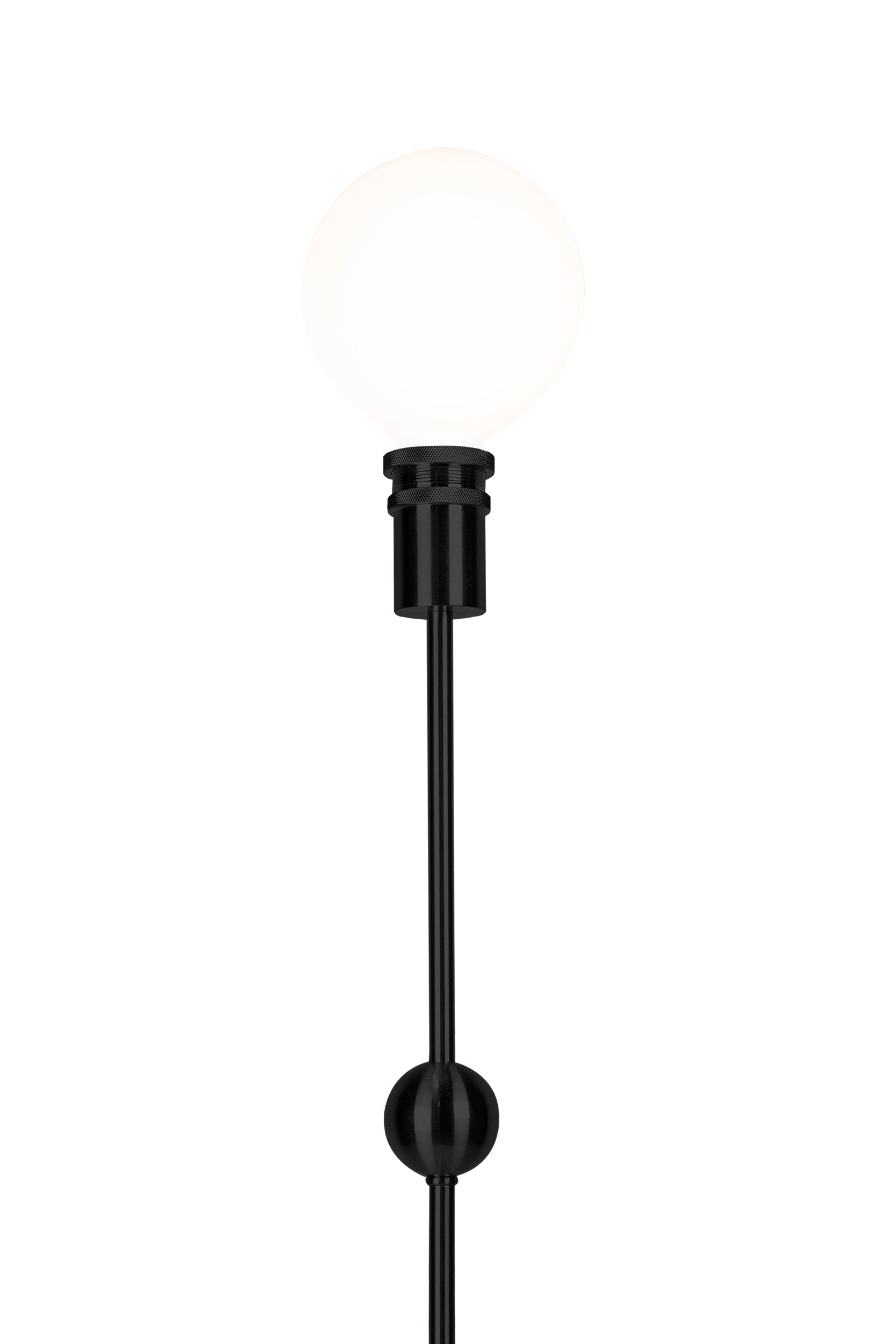 Golvlampa Astrid Svart