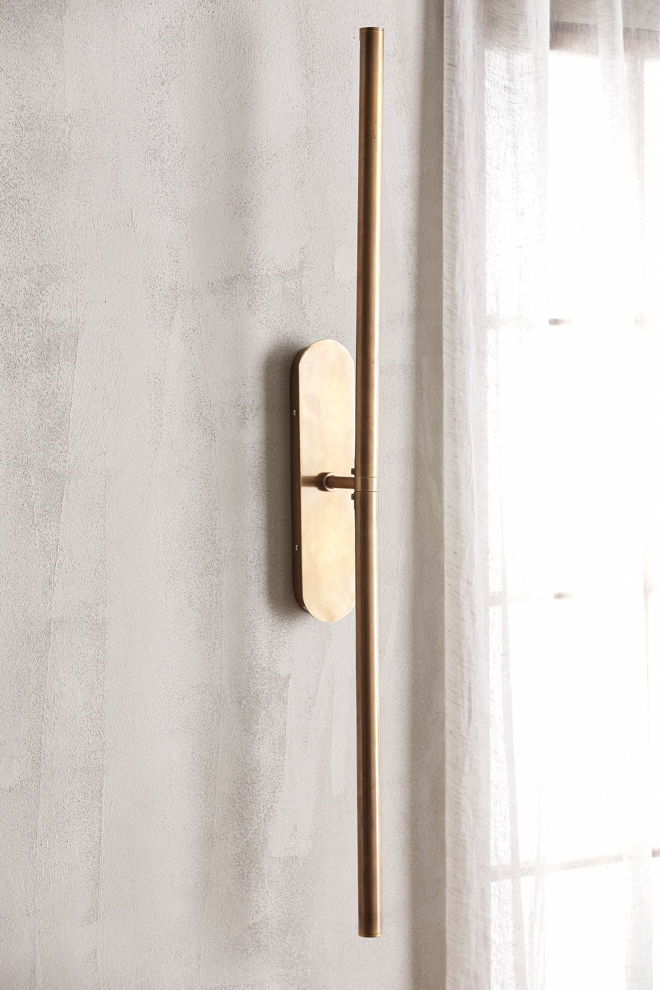 LUNA Vägglampa L, Mässing