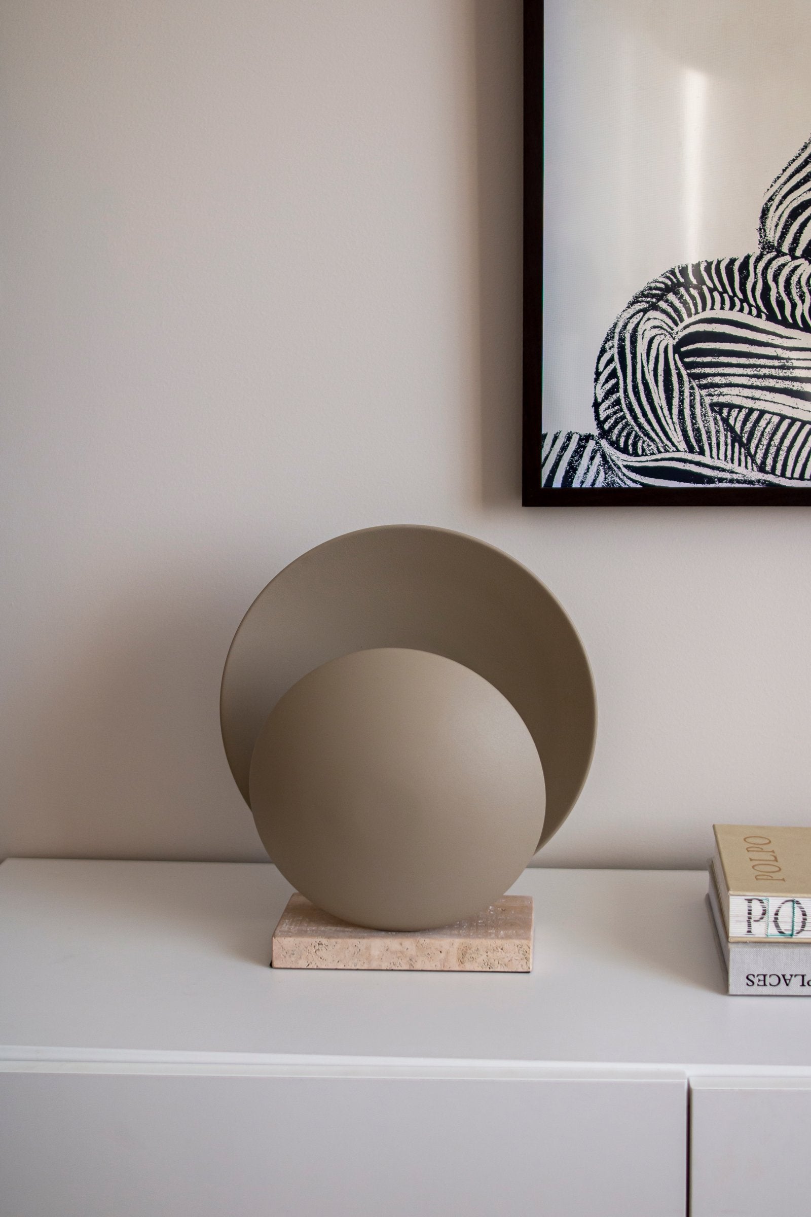 Bordslampa Orbit Beige/Travertin