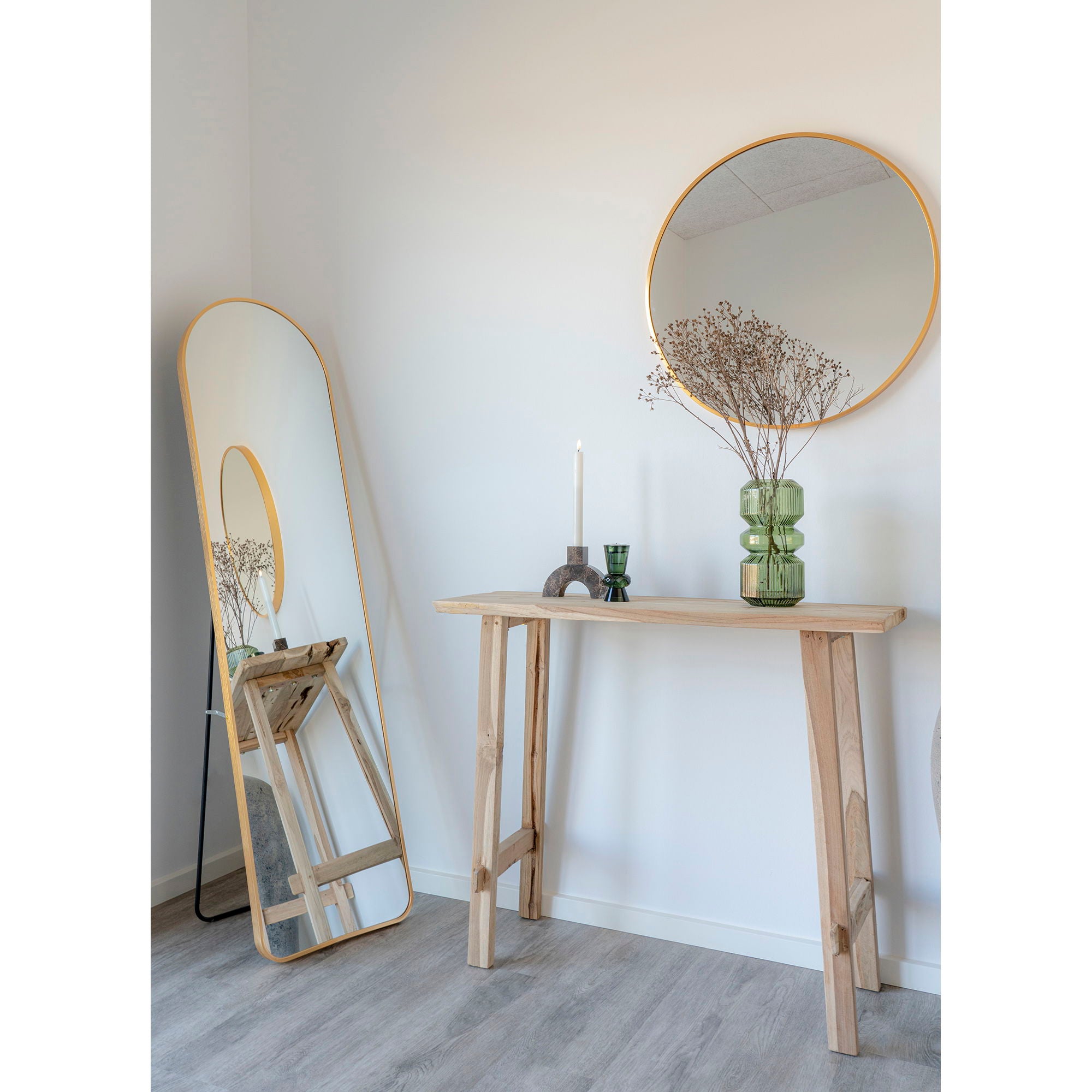 Girona konsolbord, Natur