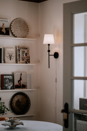 Vägglampa Astrid Svart