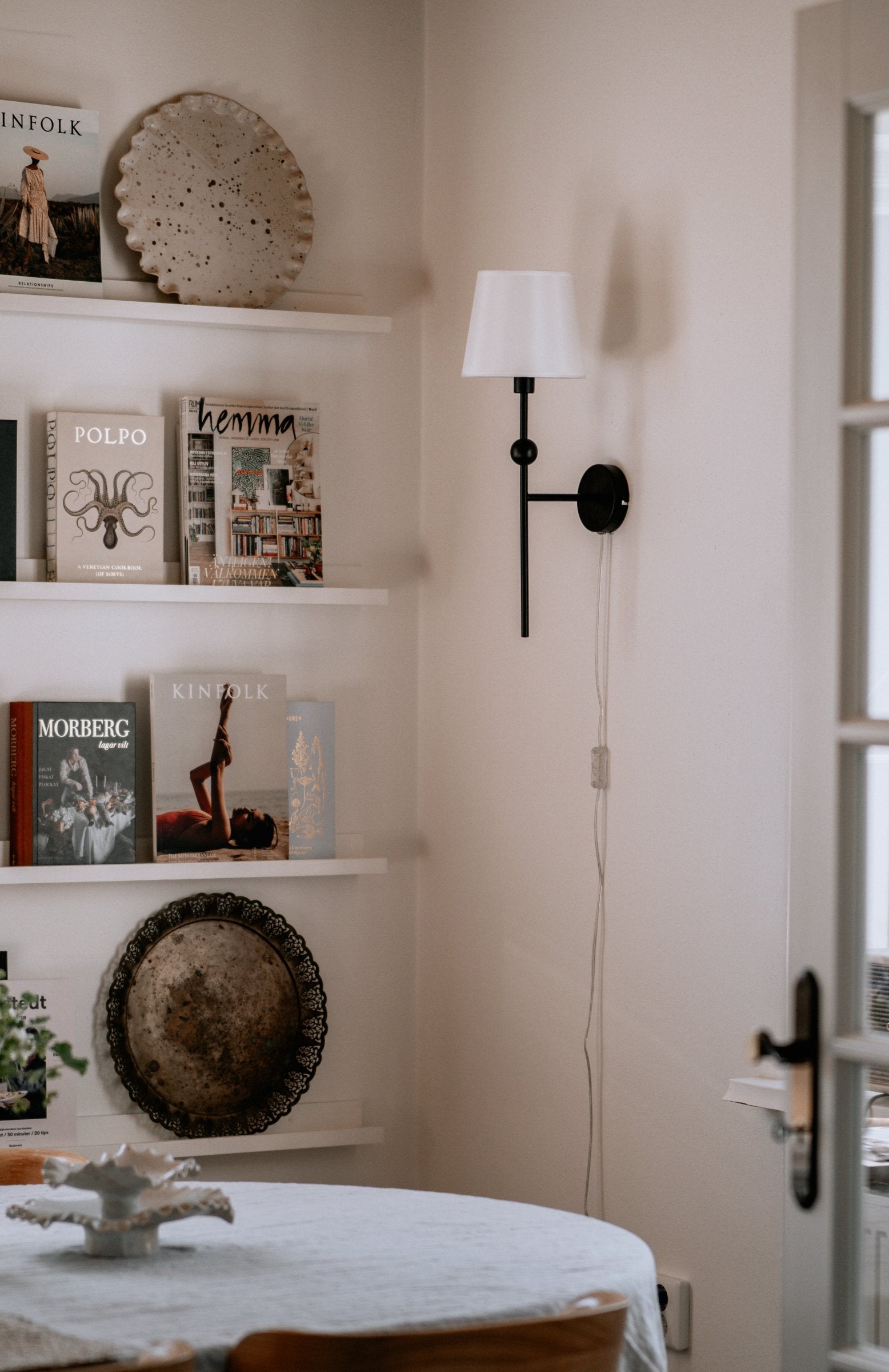 Vägglampa Astrid Svart