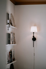 Vägglampa Astrid Svart