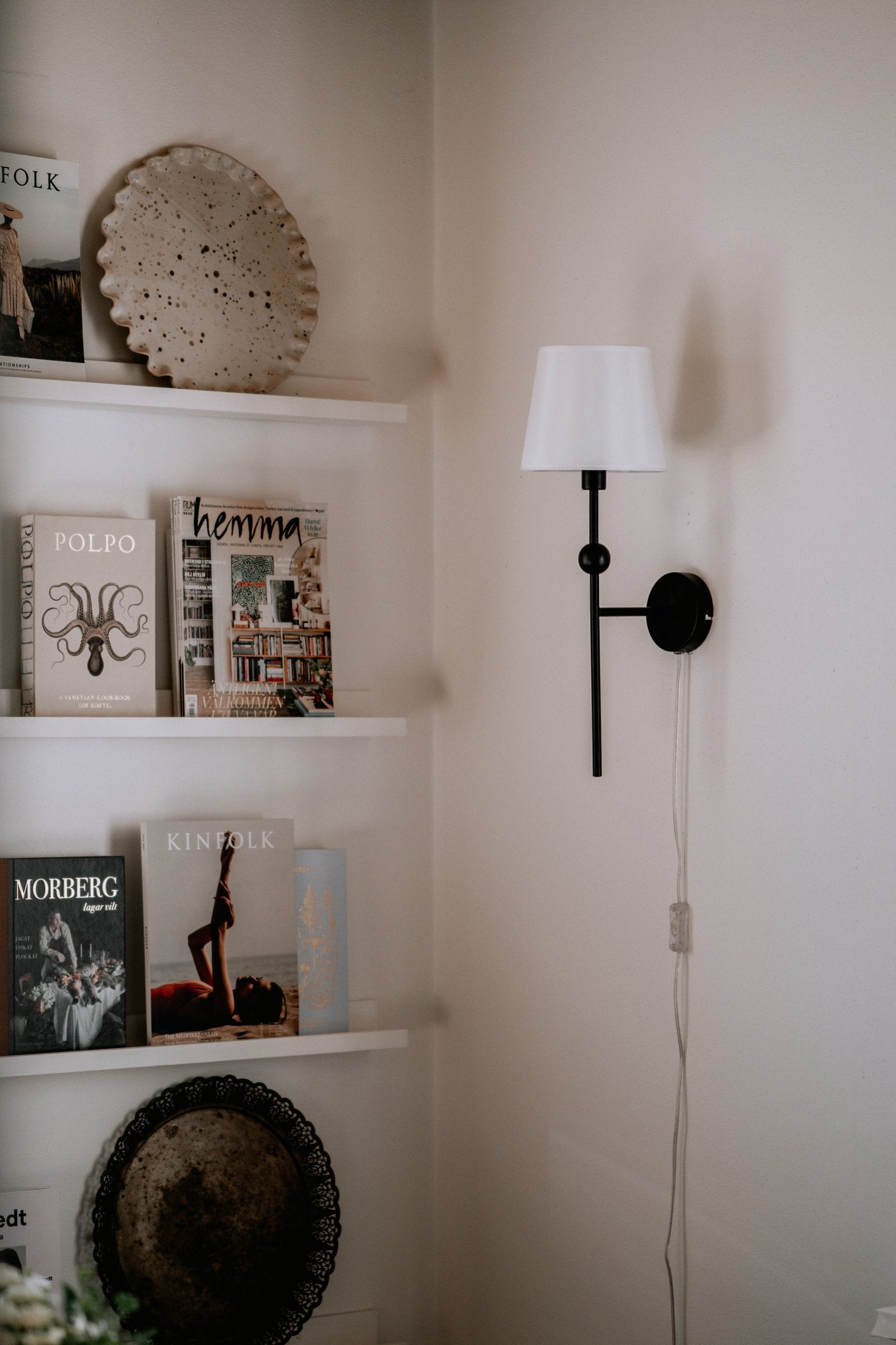 Vägglampa Astrid Svart
