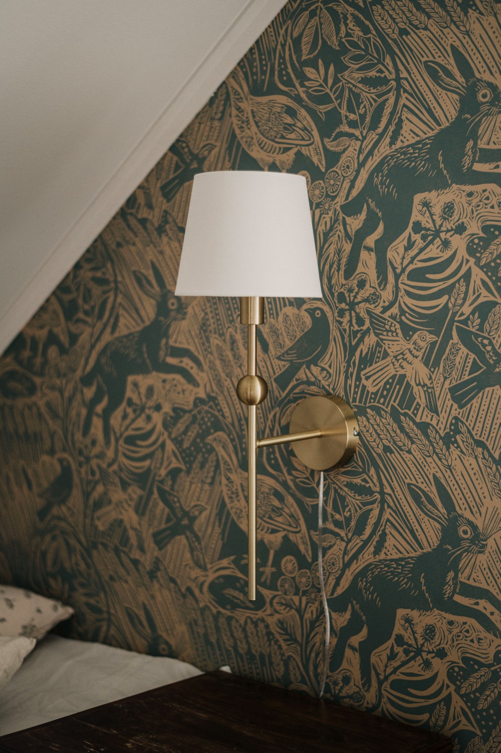 Vägglampa Astrid Borstad Mässing