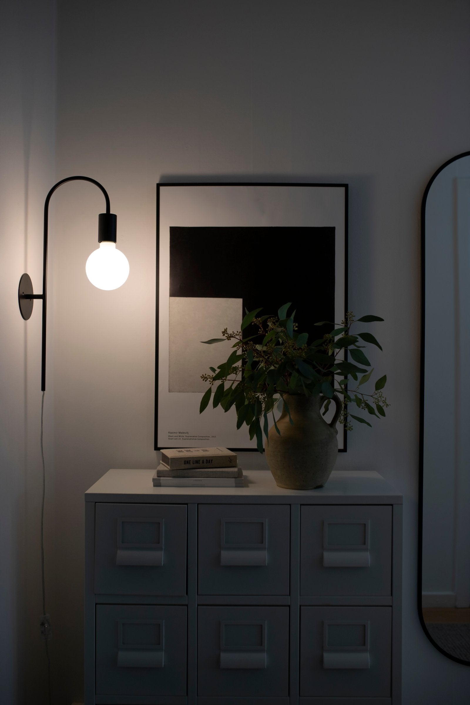 Vägglampa Grace Svart