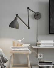 Bazar vägglampa l61.5-122.cm sandgrå