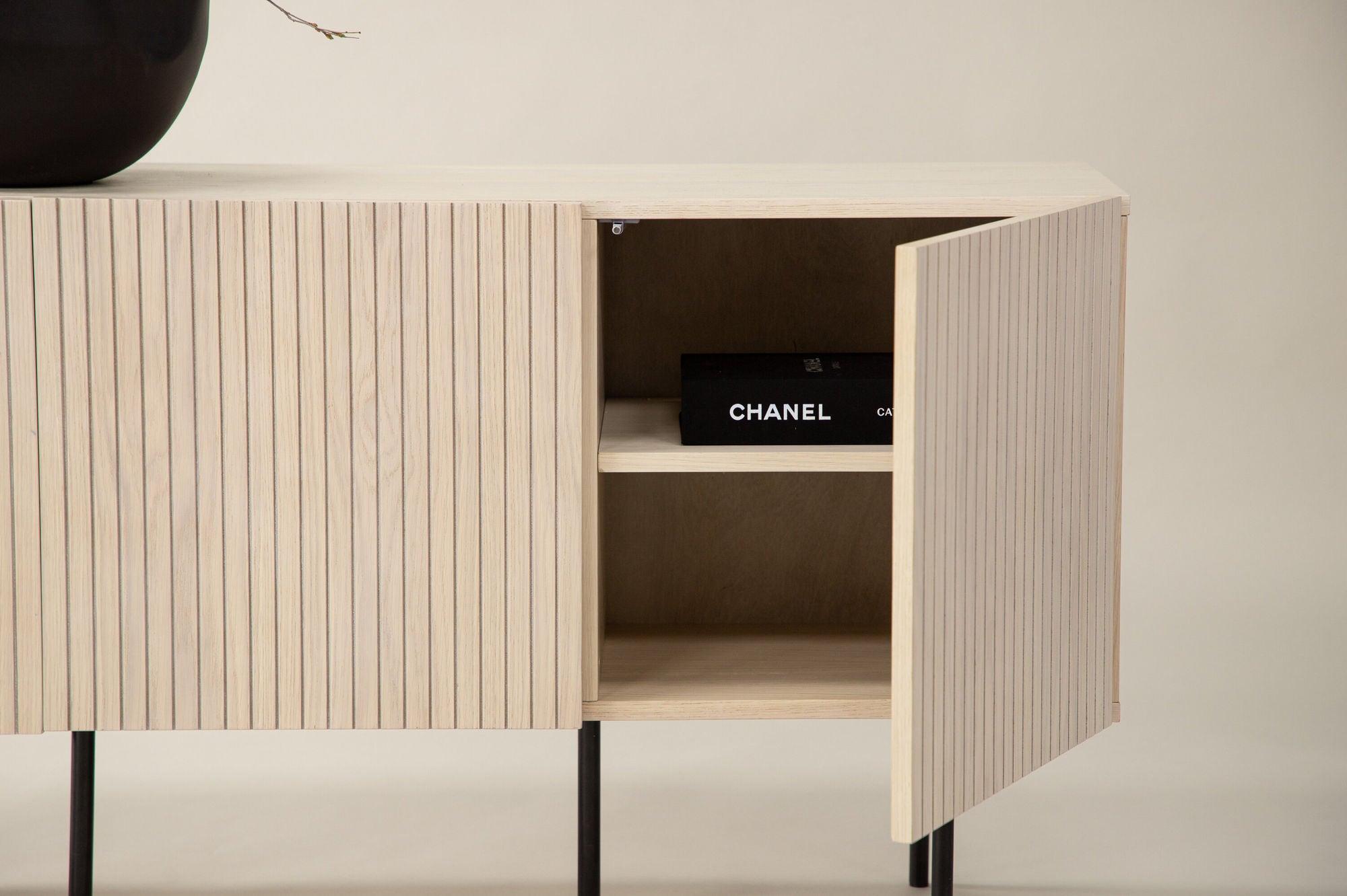 Björkön Sideboard, Natur