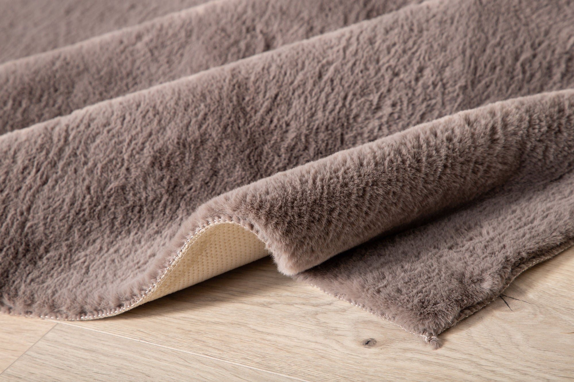 Nina Matta 200x300, Nougat