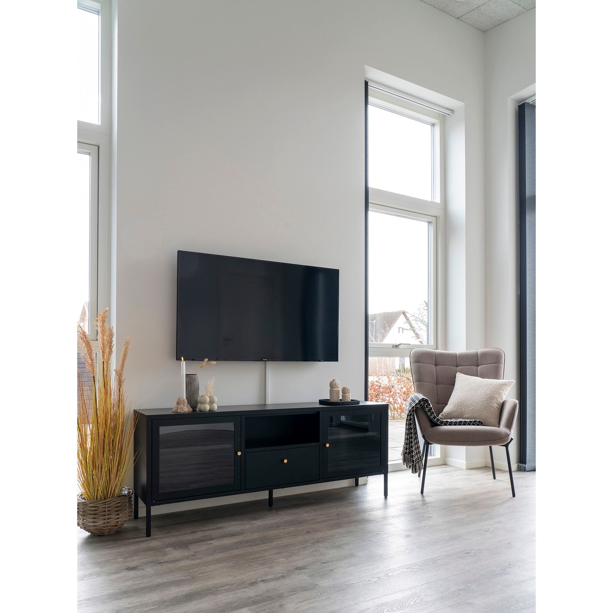 Dalby tv-bänk 150cm, Svart