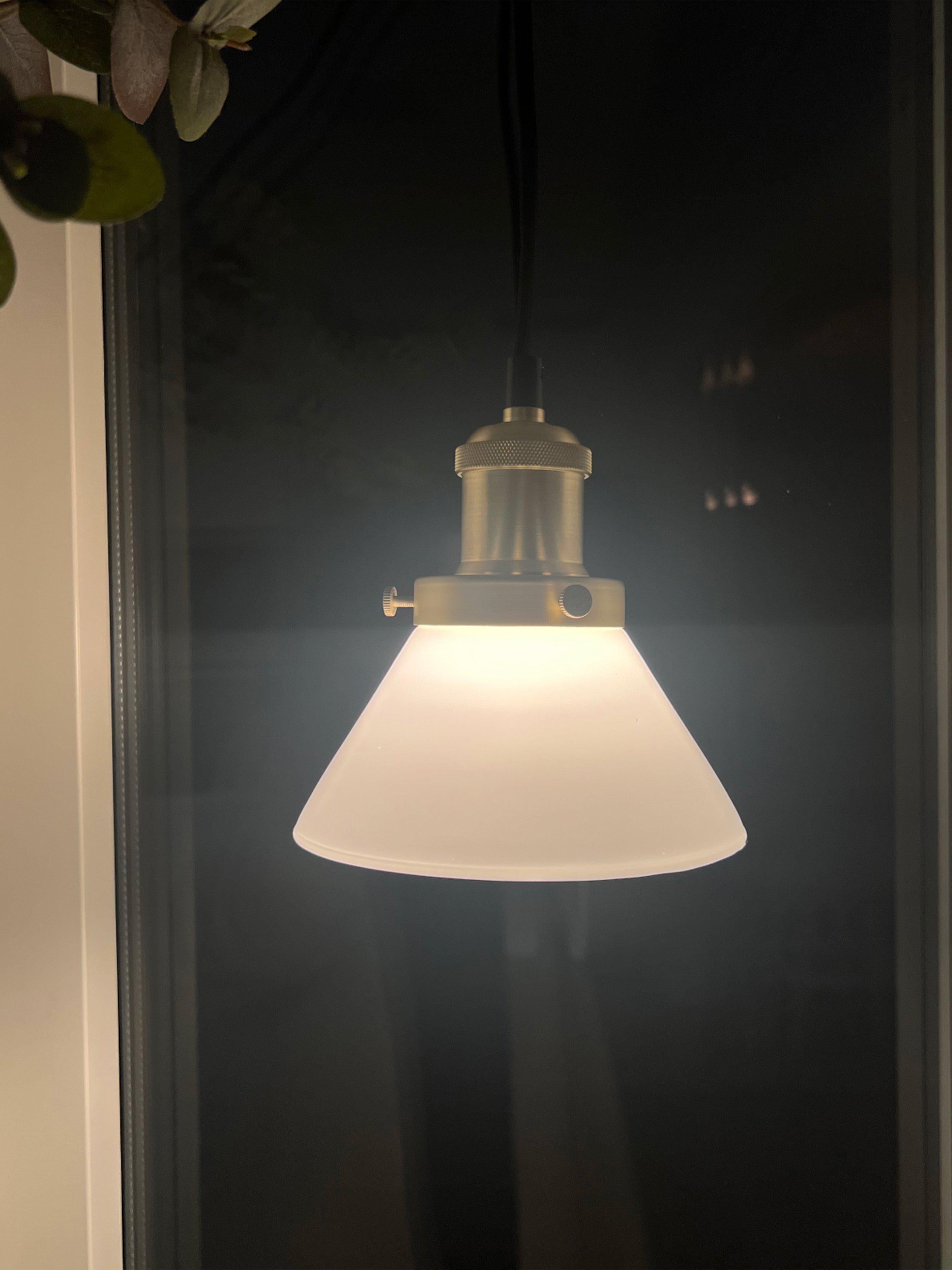 August Fönsterlampa Opal 15cm