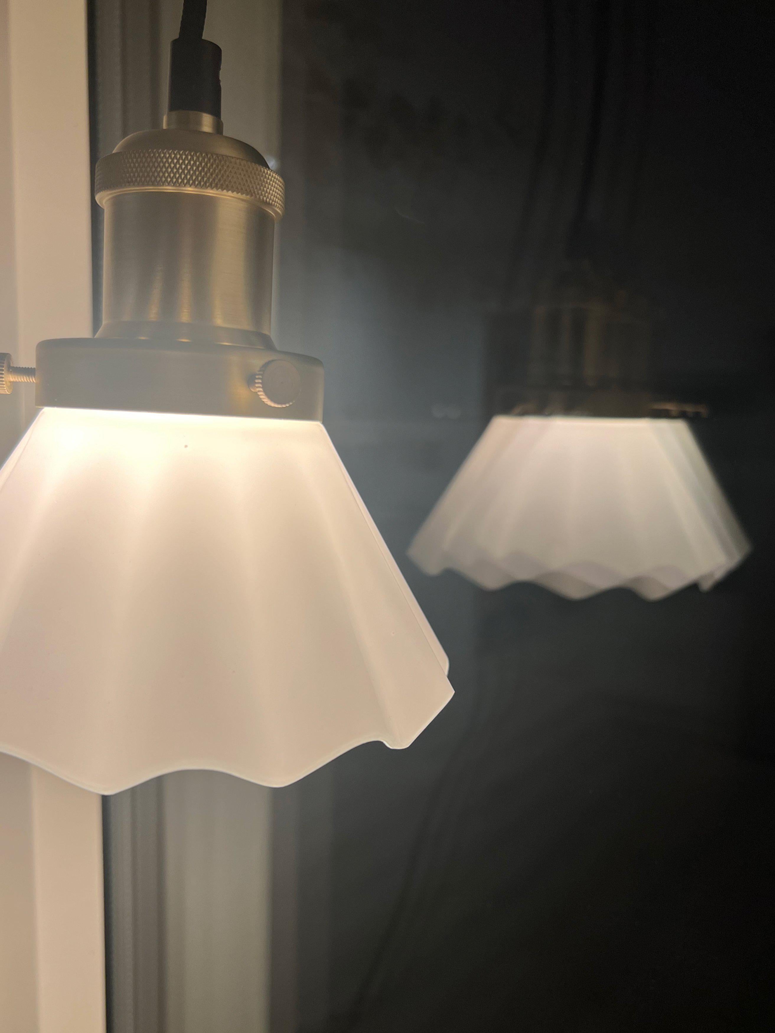 August Fönsterlampa Opal veckad 15cm