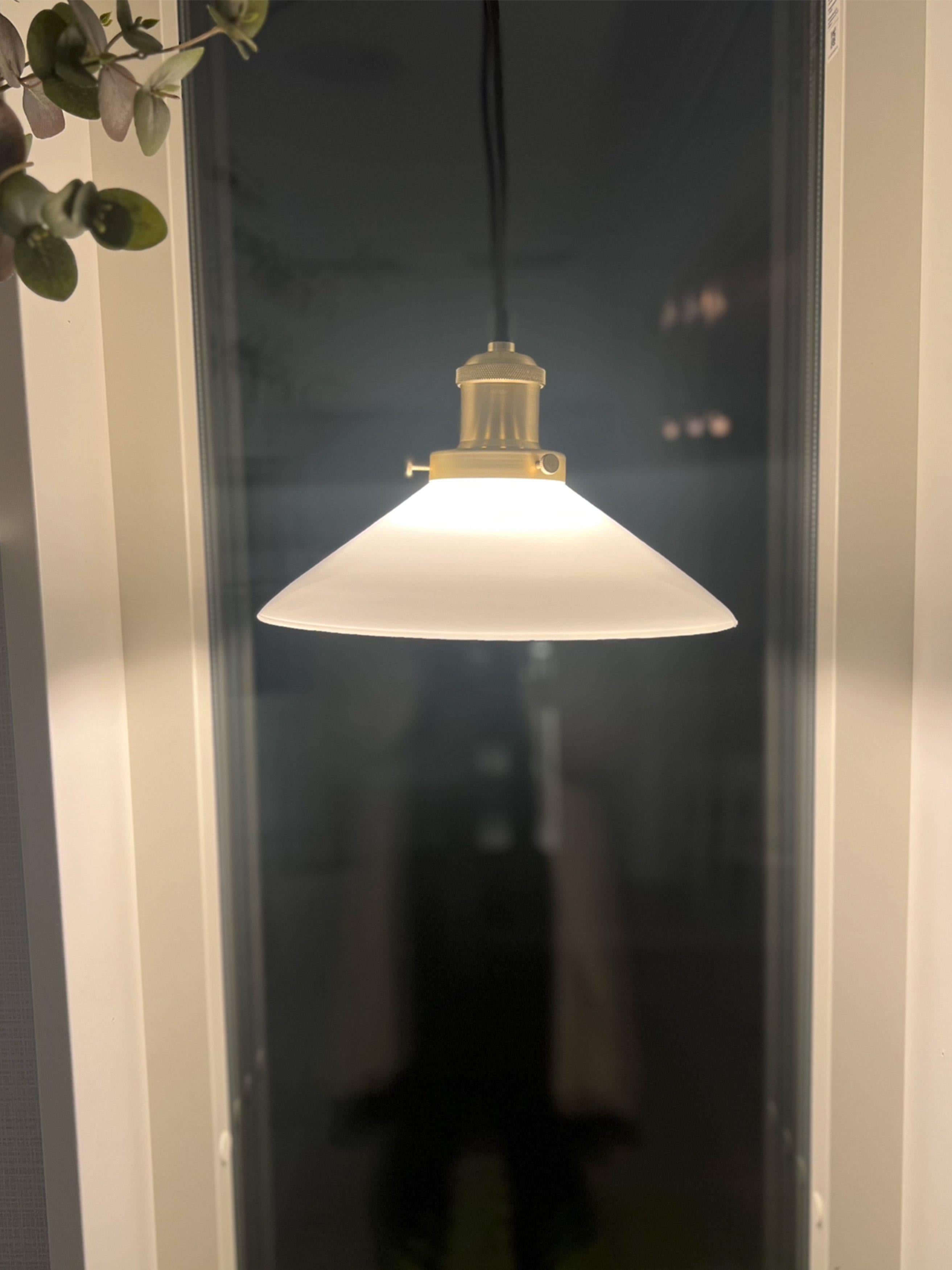 August Fönsterlampa Opal 25cm