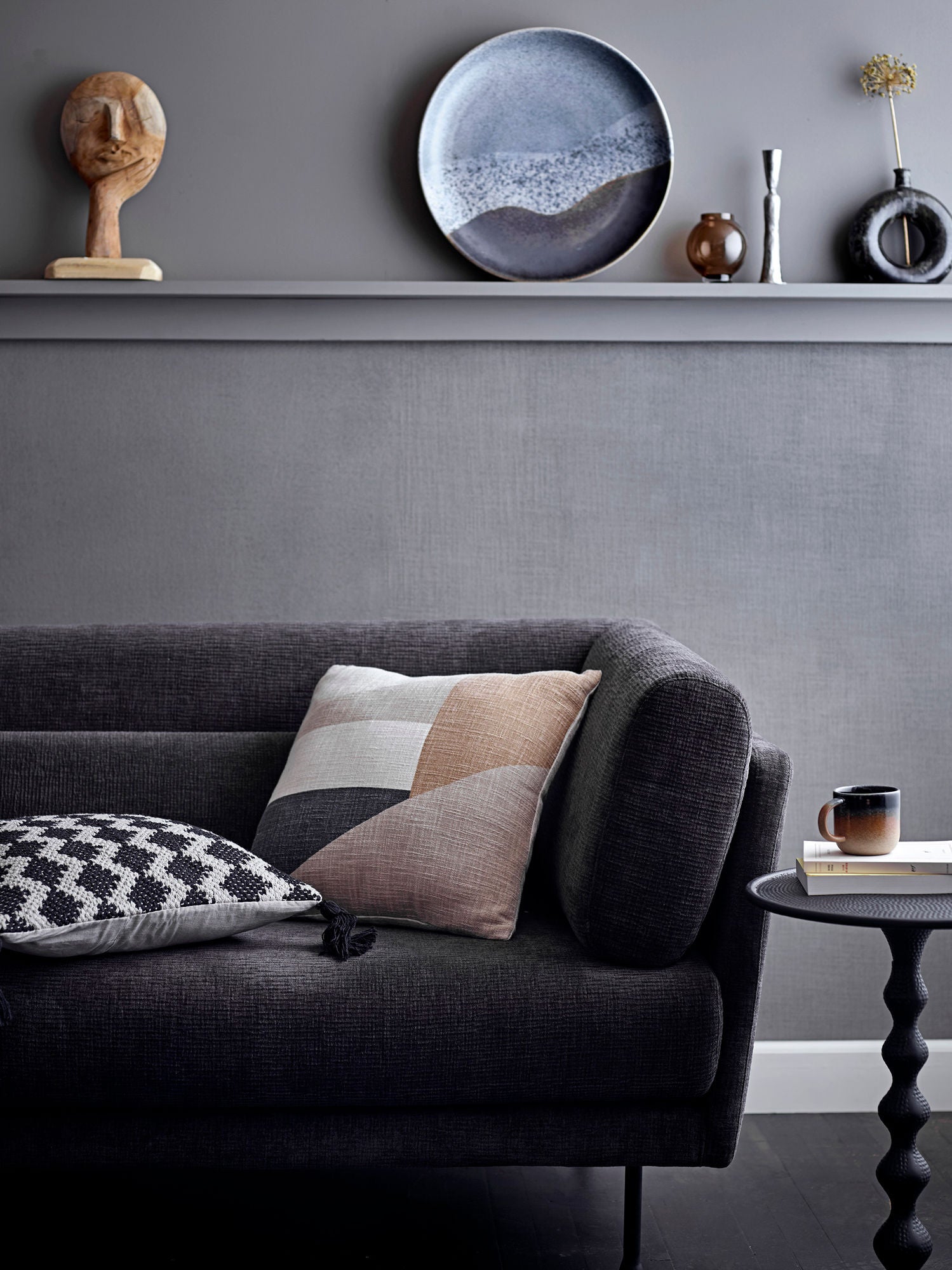 Anka Sidobord, Svart