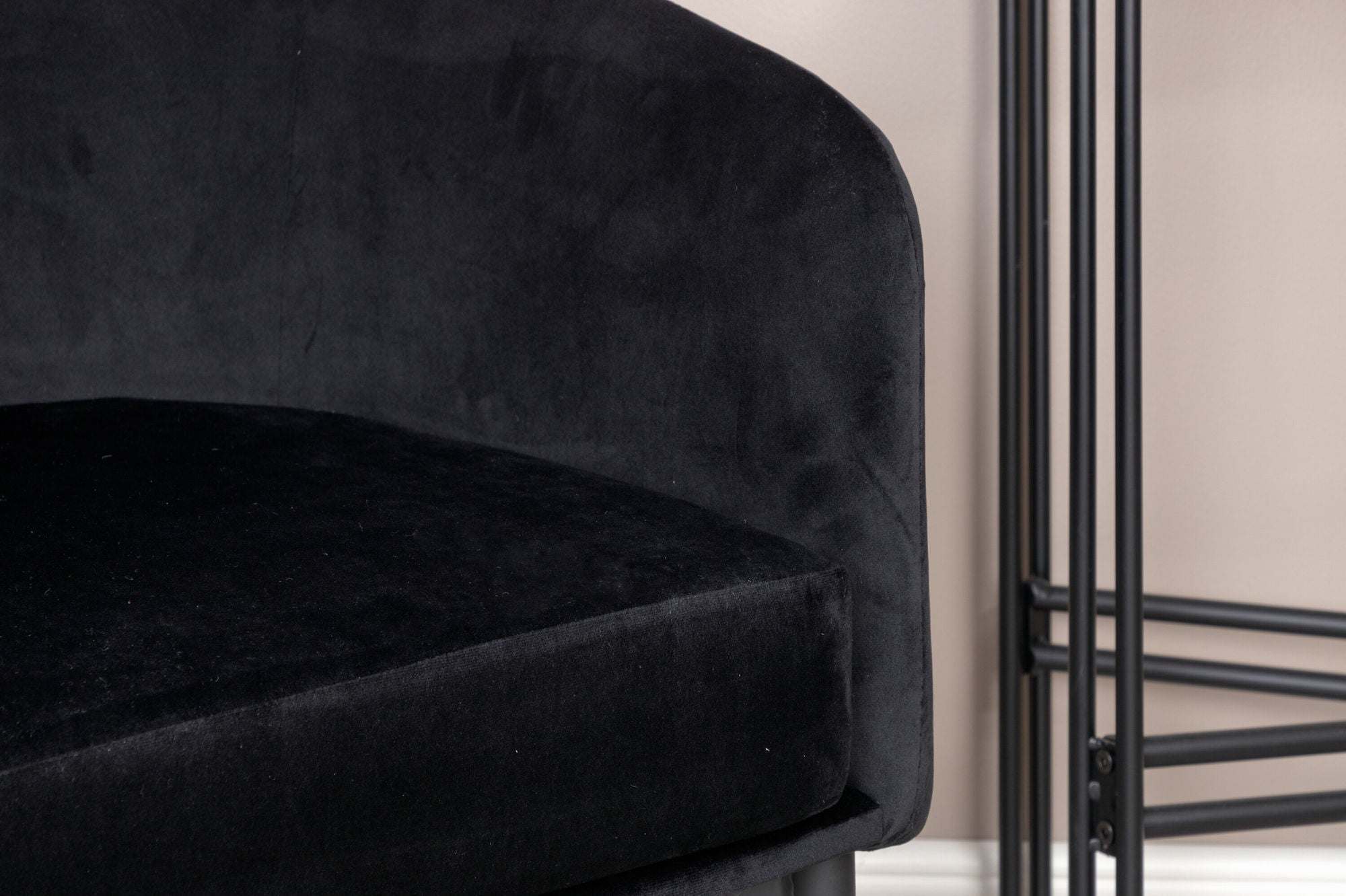 Fluffy Loungestol Sammet, Svart