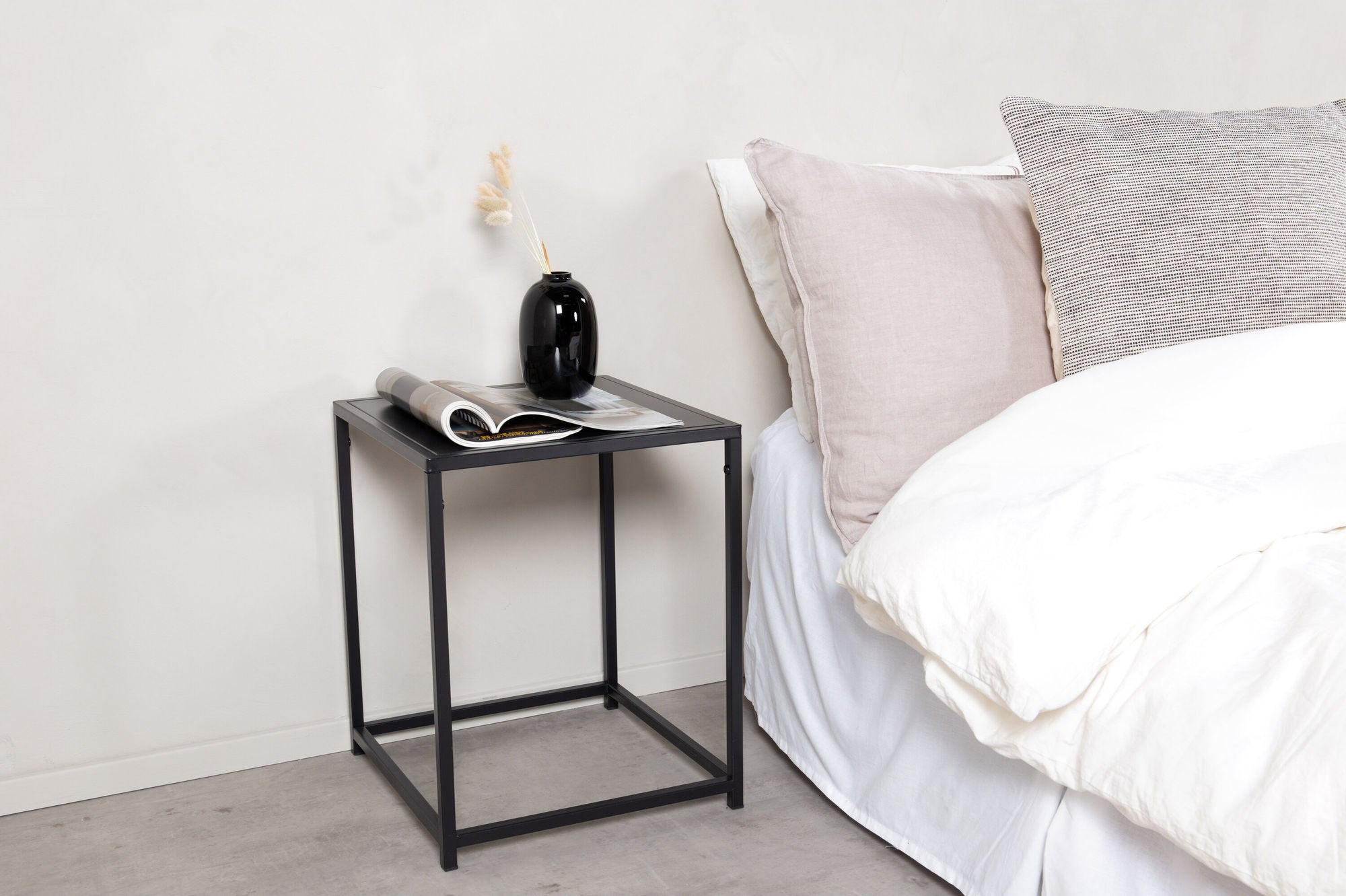 Evin Sängbord, Svart