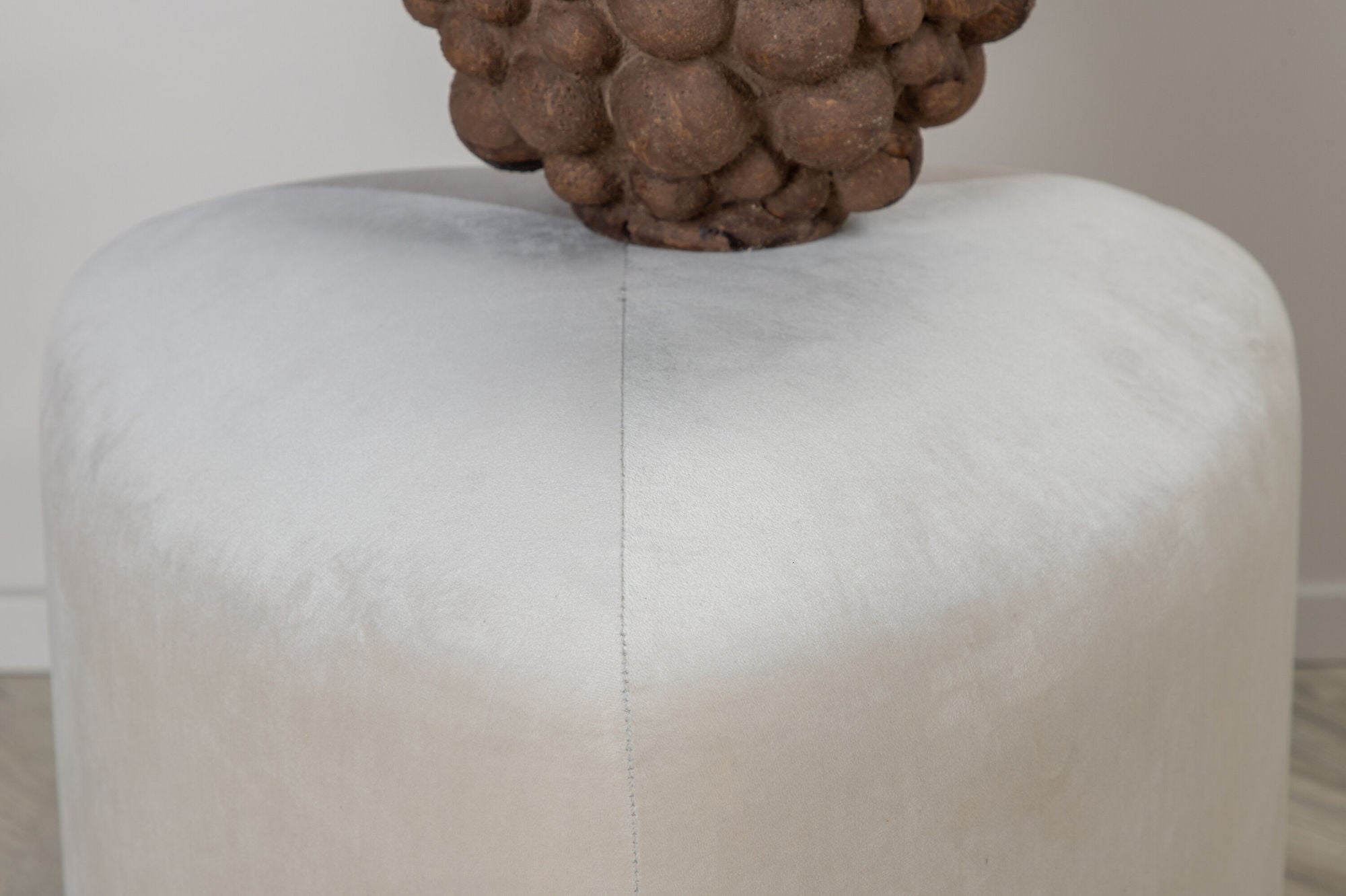 Peg Sittpuff Sammet, Beige