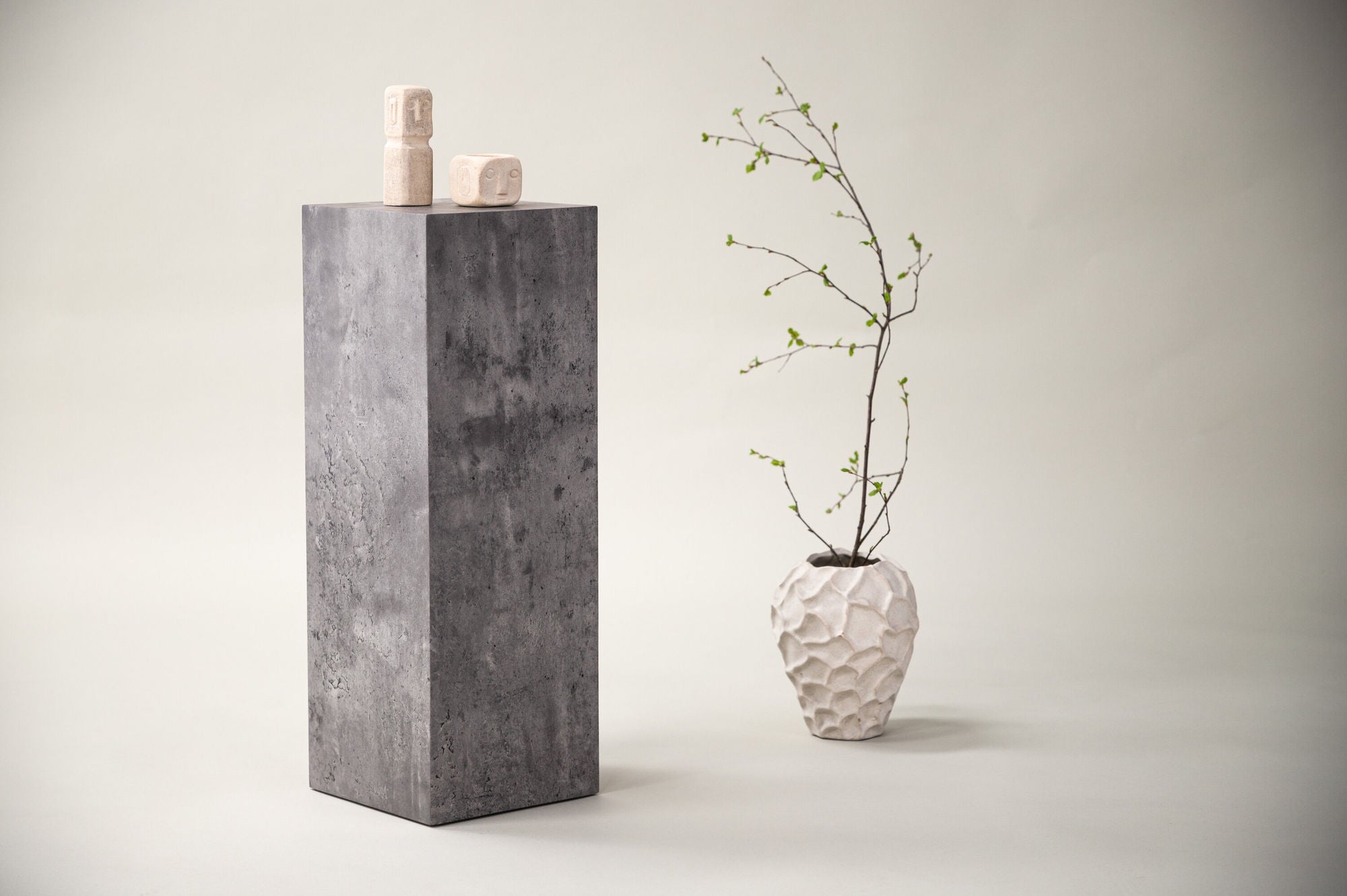 Ramsvik Piedestal 65cm, Grå