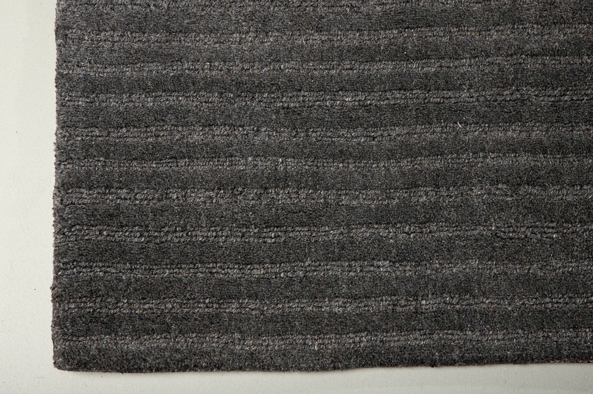 Milton Matta 300x200, Grå