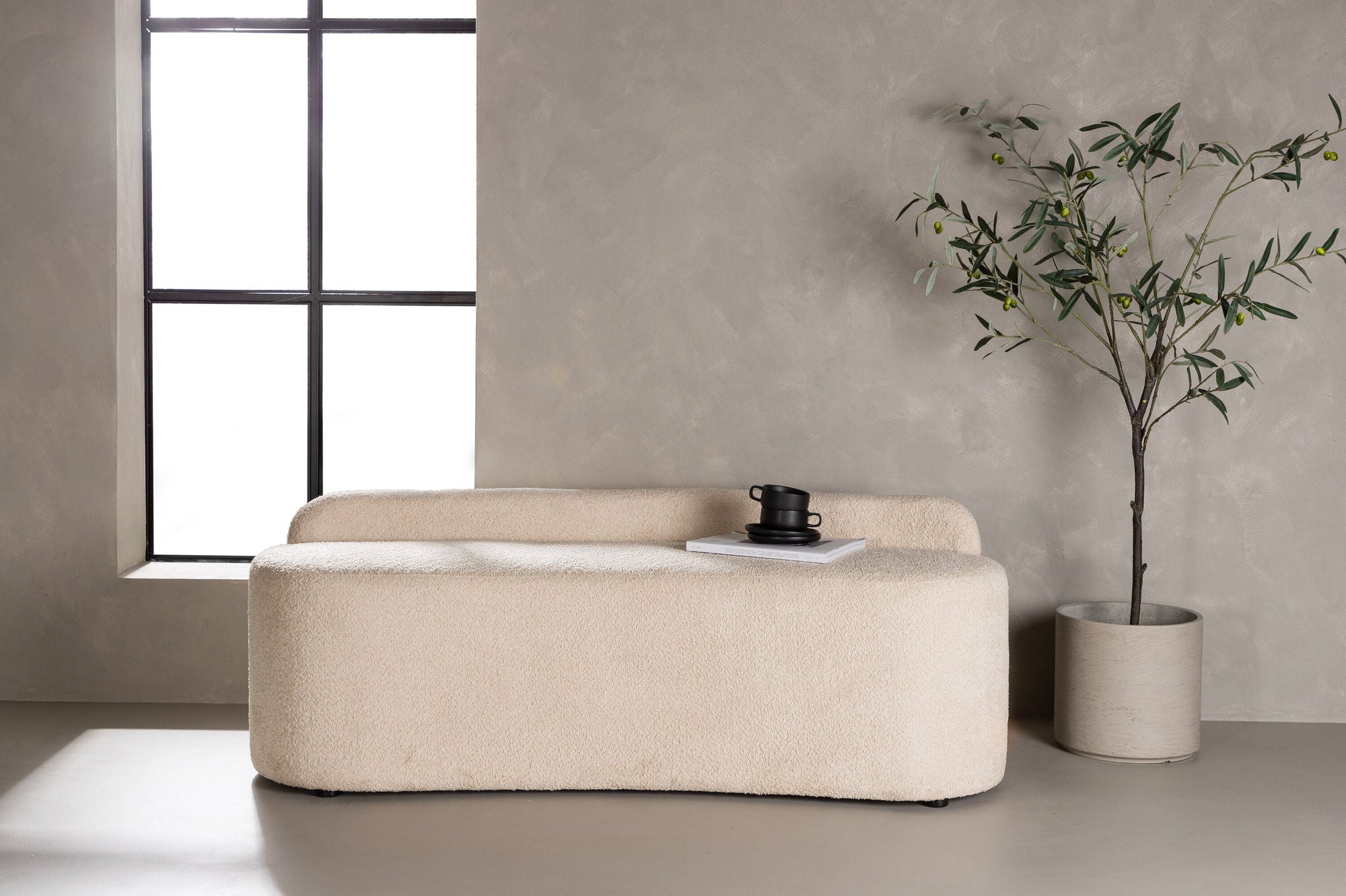 Pocatello Soffa Bouclé, Vit