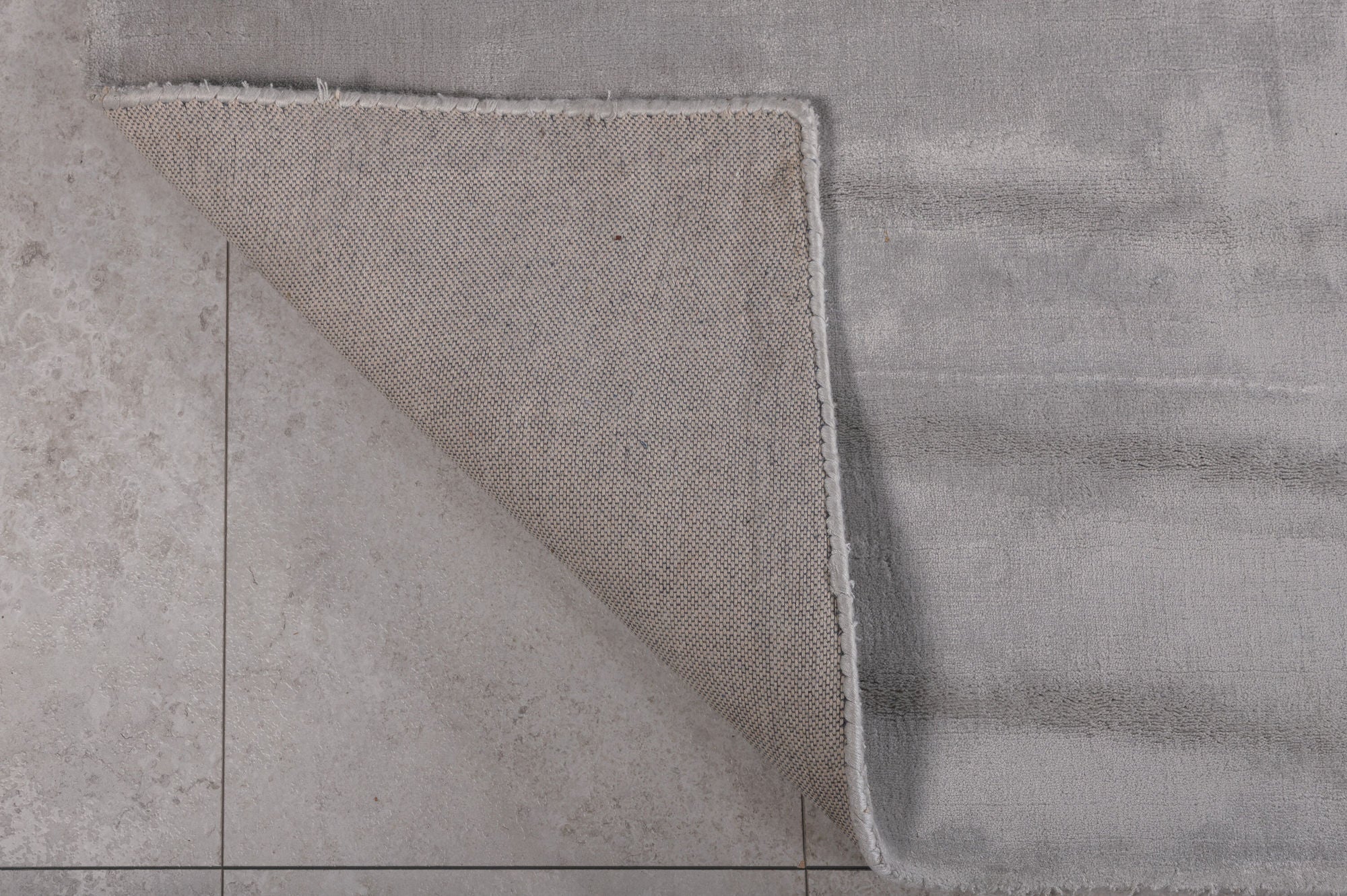 Indra Viskosmatta, 170x240cm, Silver