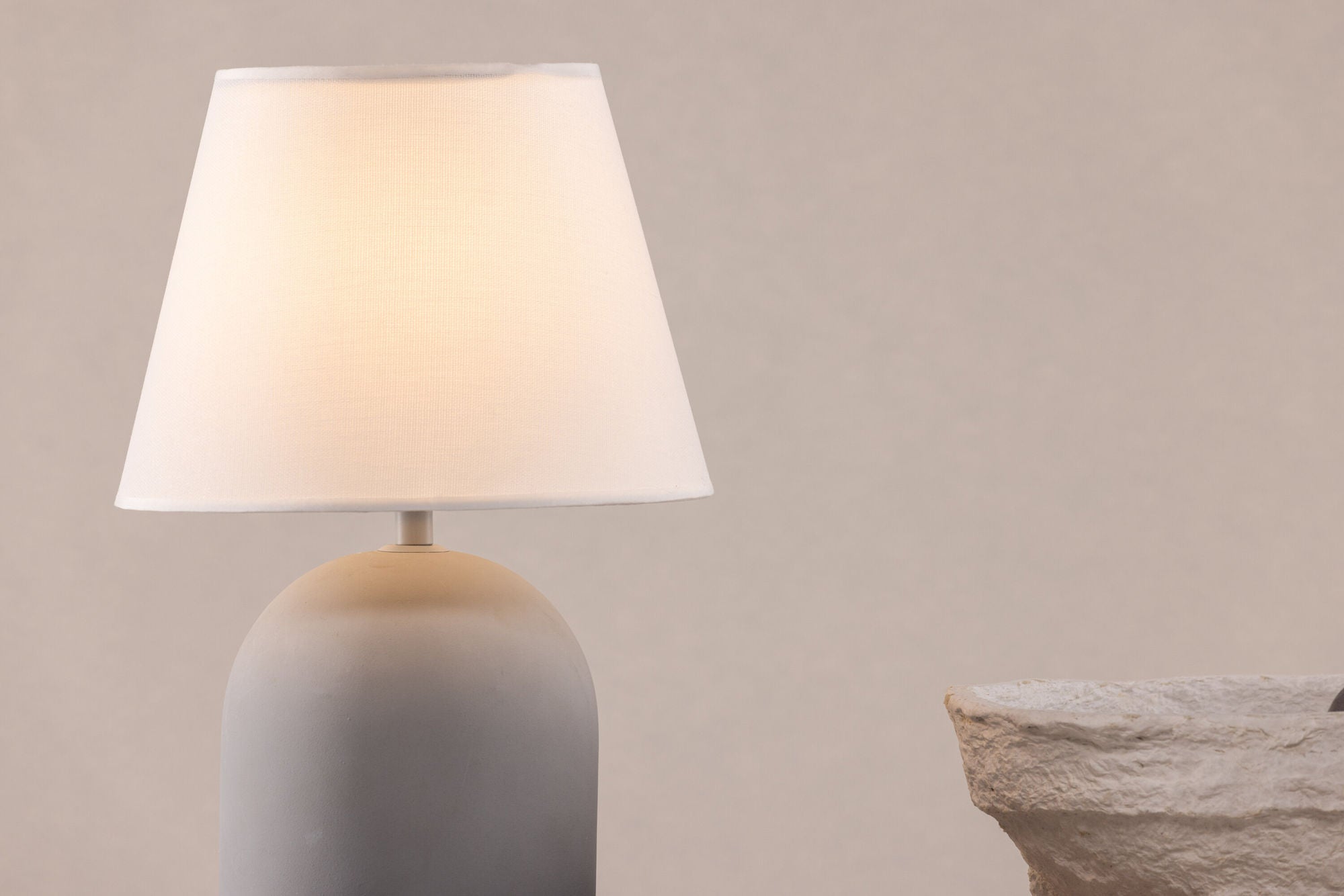 Styrsö Bordslampa, Betong