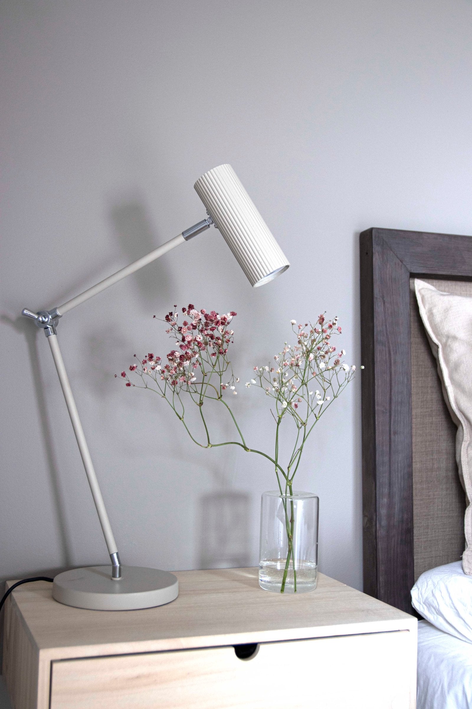 Bordslampa Hubble Read Beige