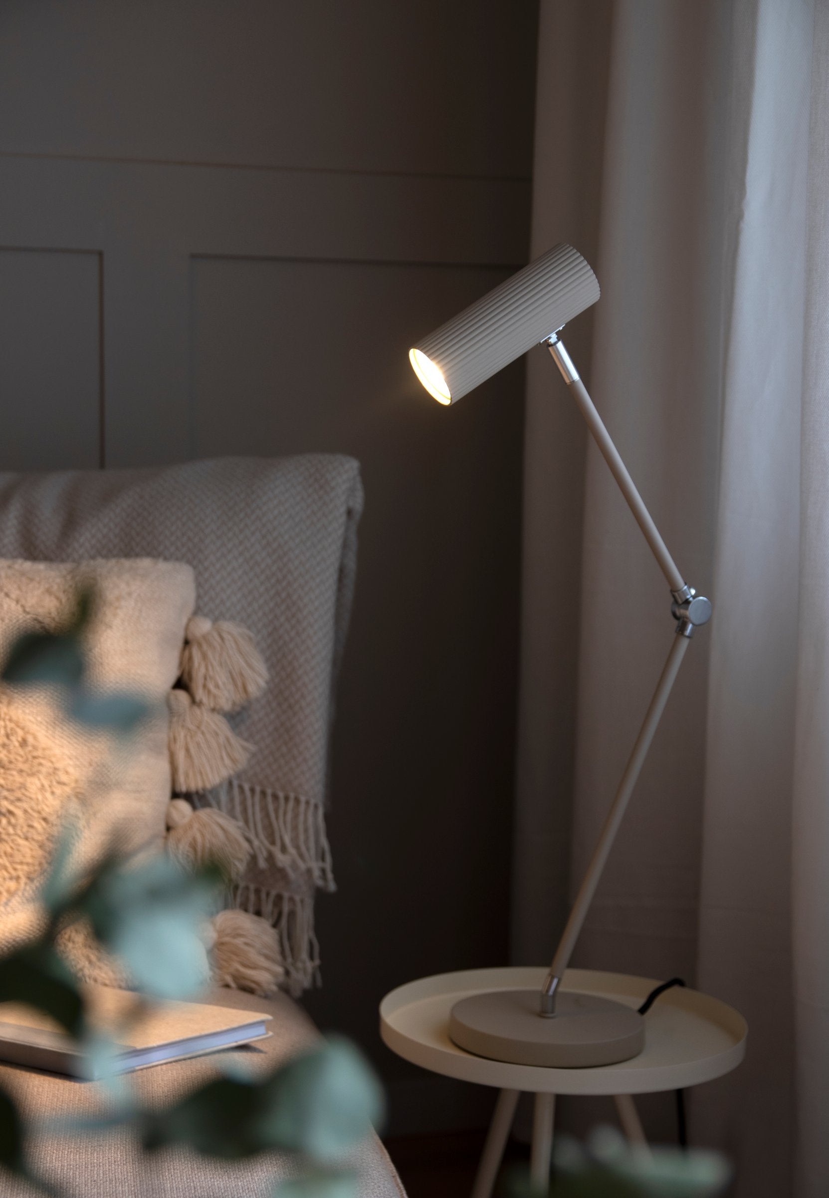 Bordslampa Hubble Read Beige