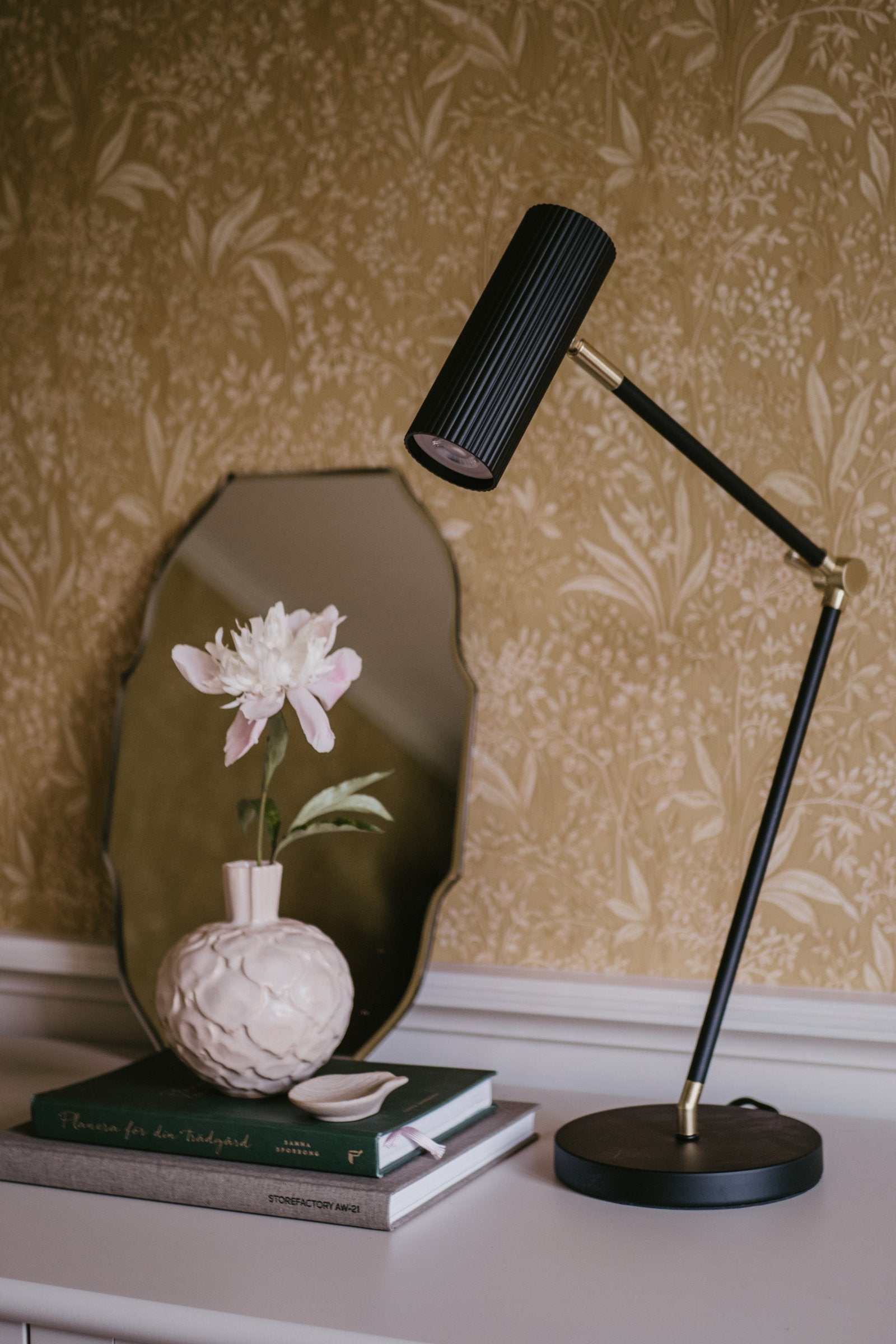 Bordslampa Hubble Read Svart