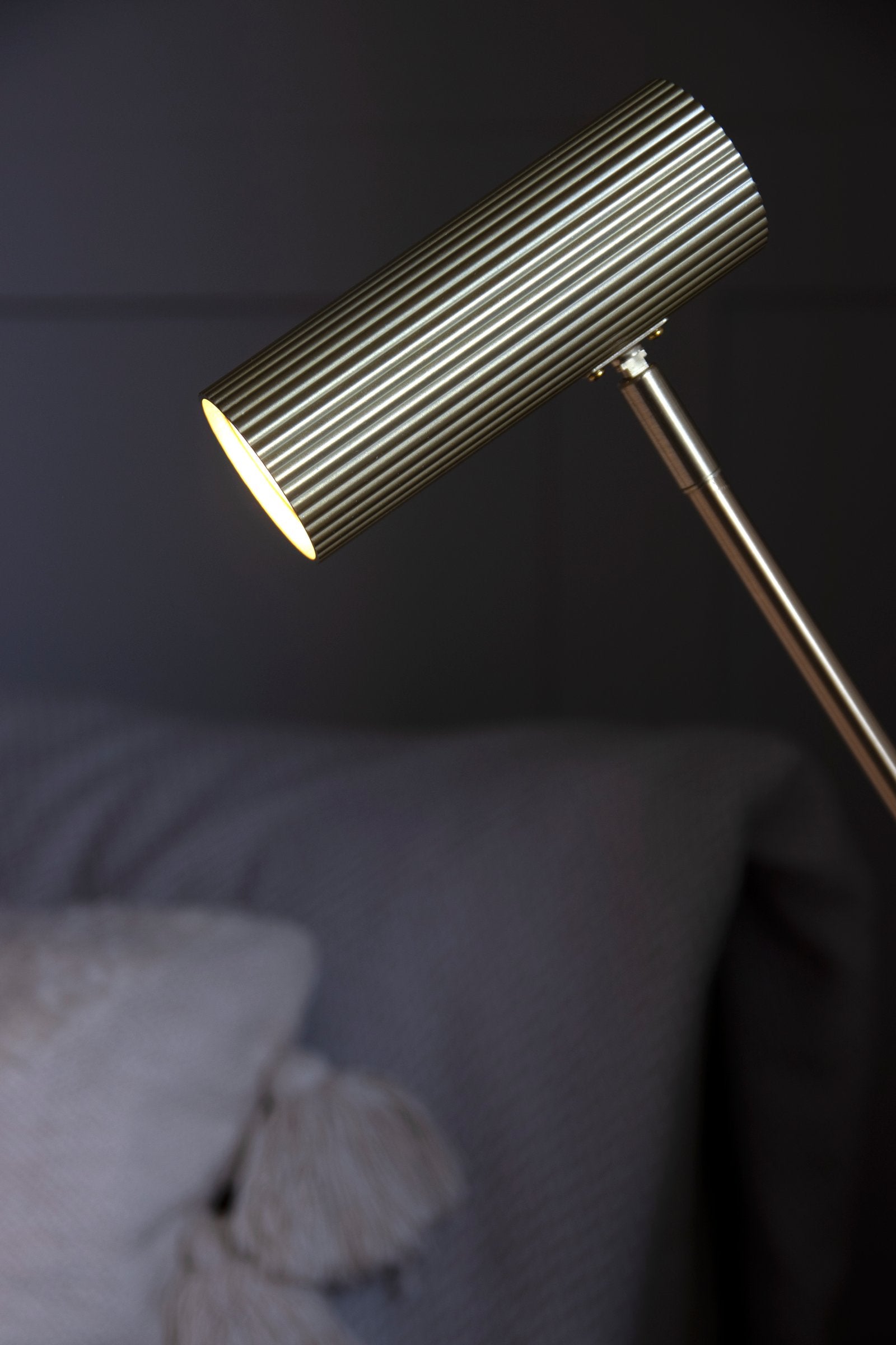 Bordslampa Hubble Read Borstad Mässing