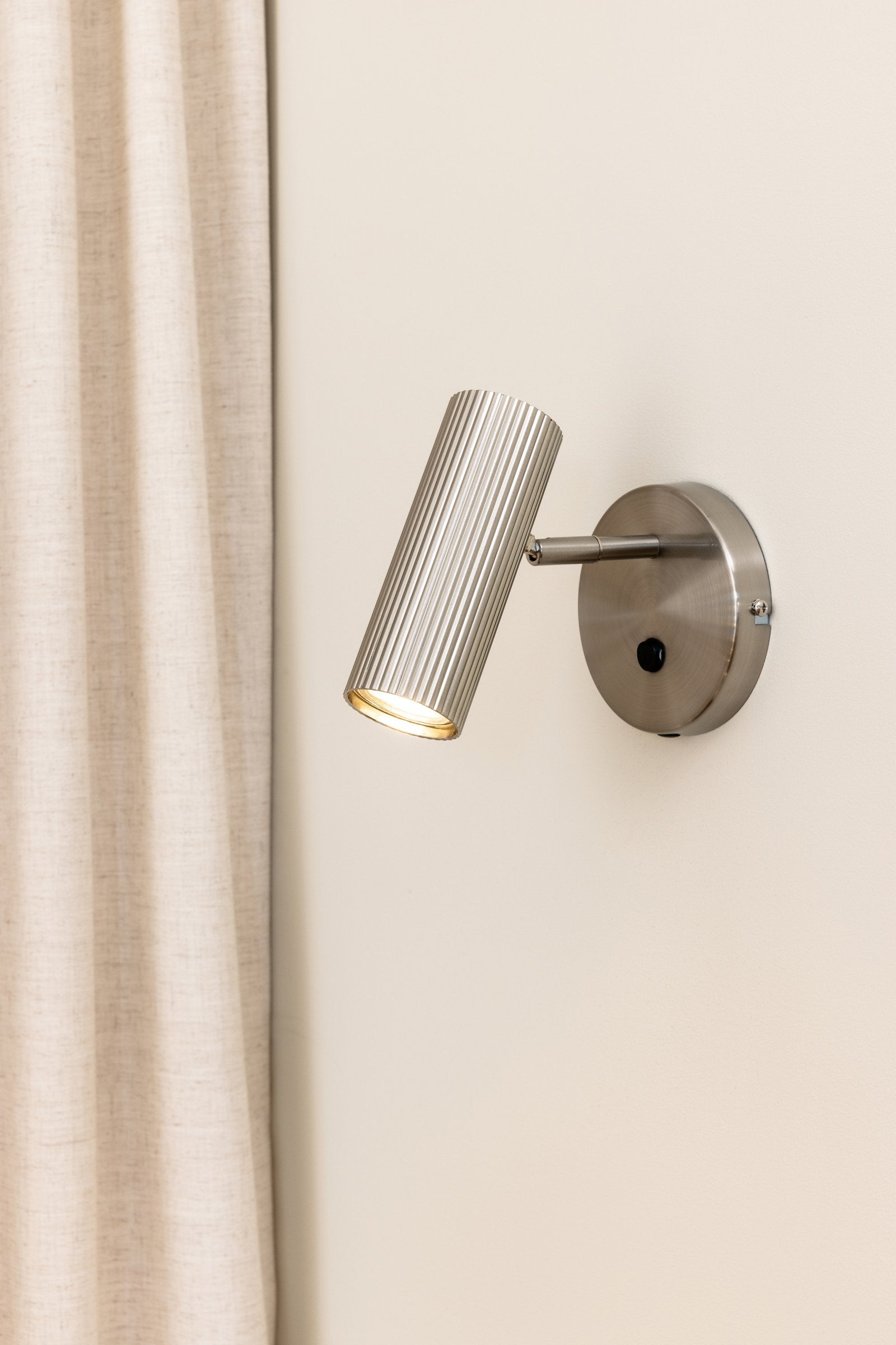 Vägglampa Hubble Borstad Stål