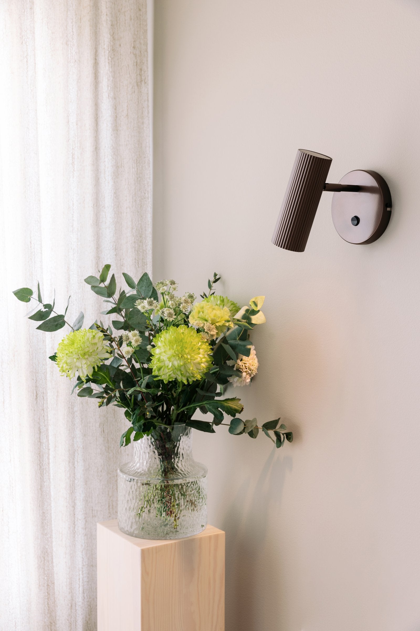 Vägglampa Hubble Bronze