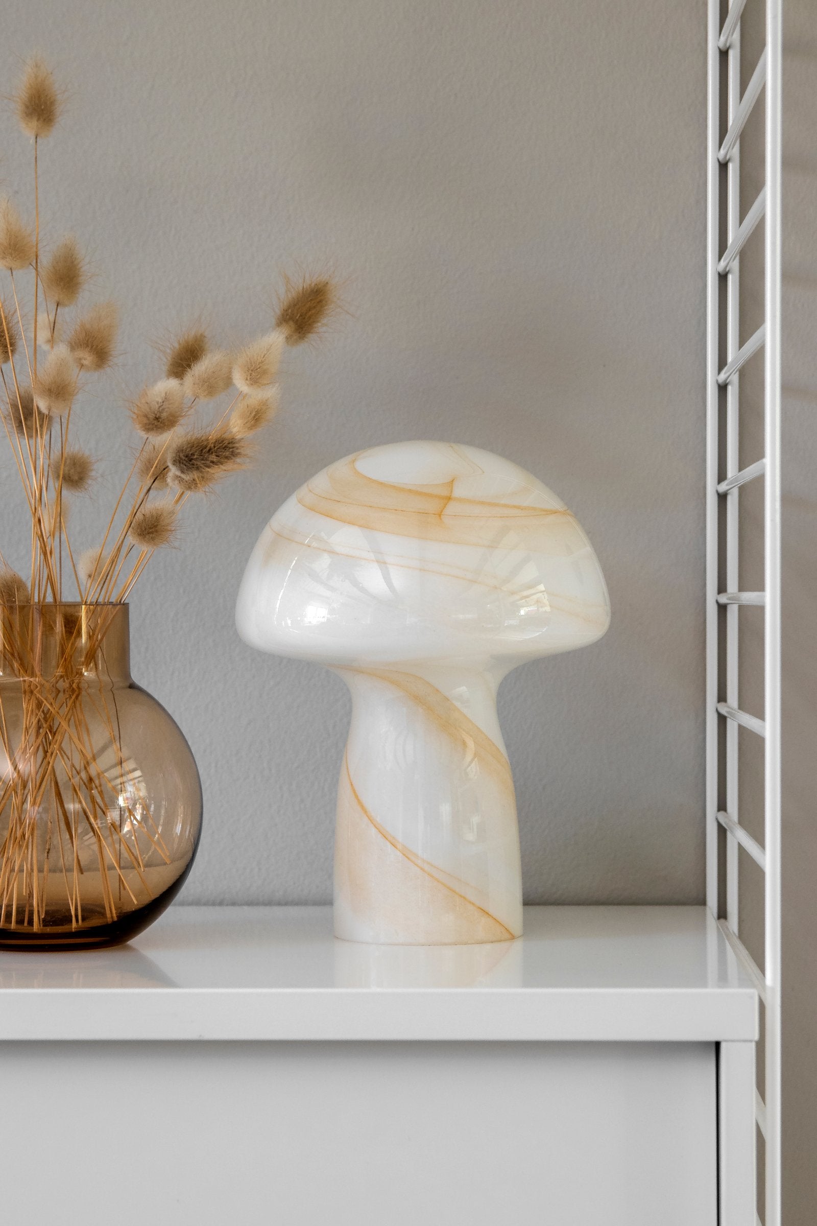 Bordslampa Fungo Swirl 16 Beige