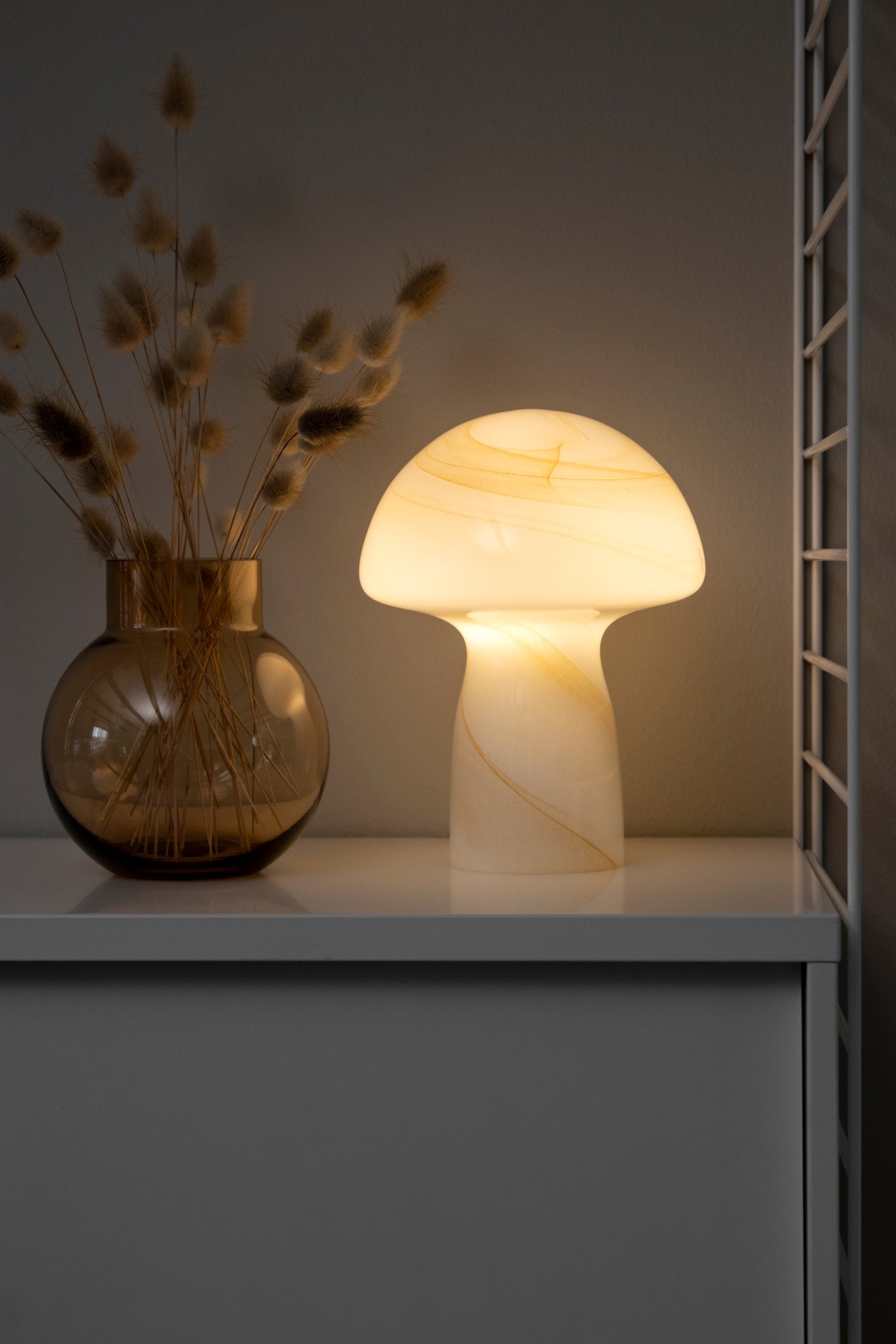 Bordslampa Fungo Swirl 16 Beige